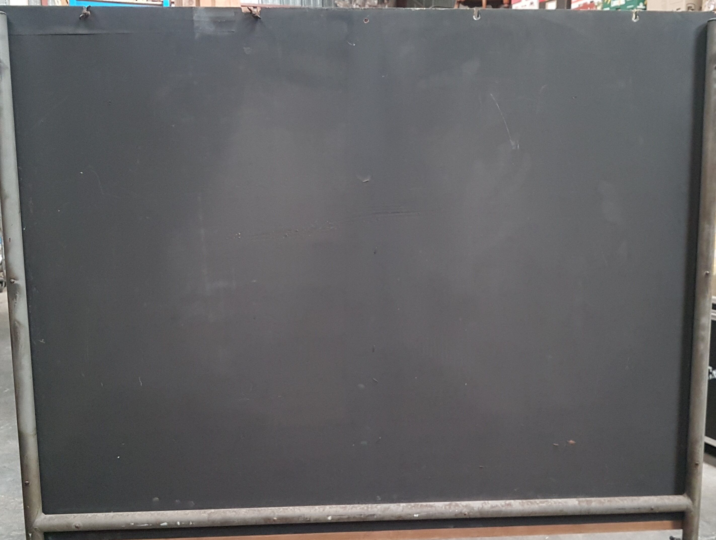 School board mounted on tubular feet