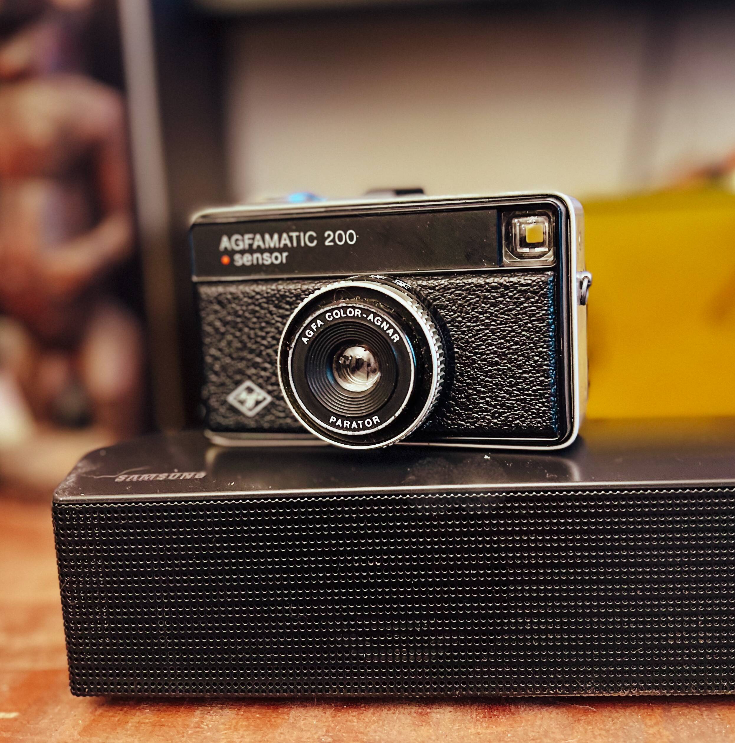 Old vintage camera Agfamatic 200 sensor