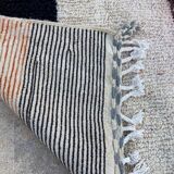 Handmade wool rug in colourful patterns, size 150x250 cm.