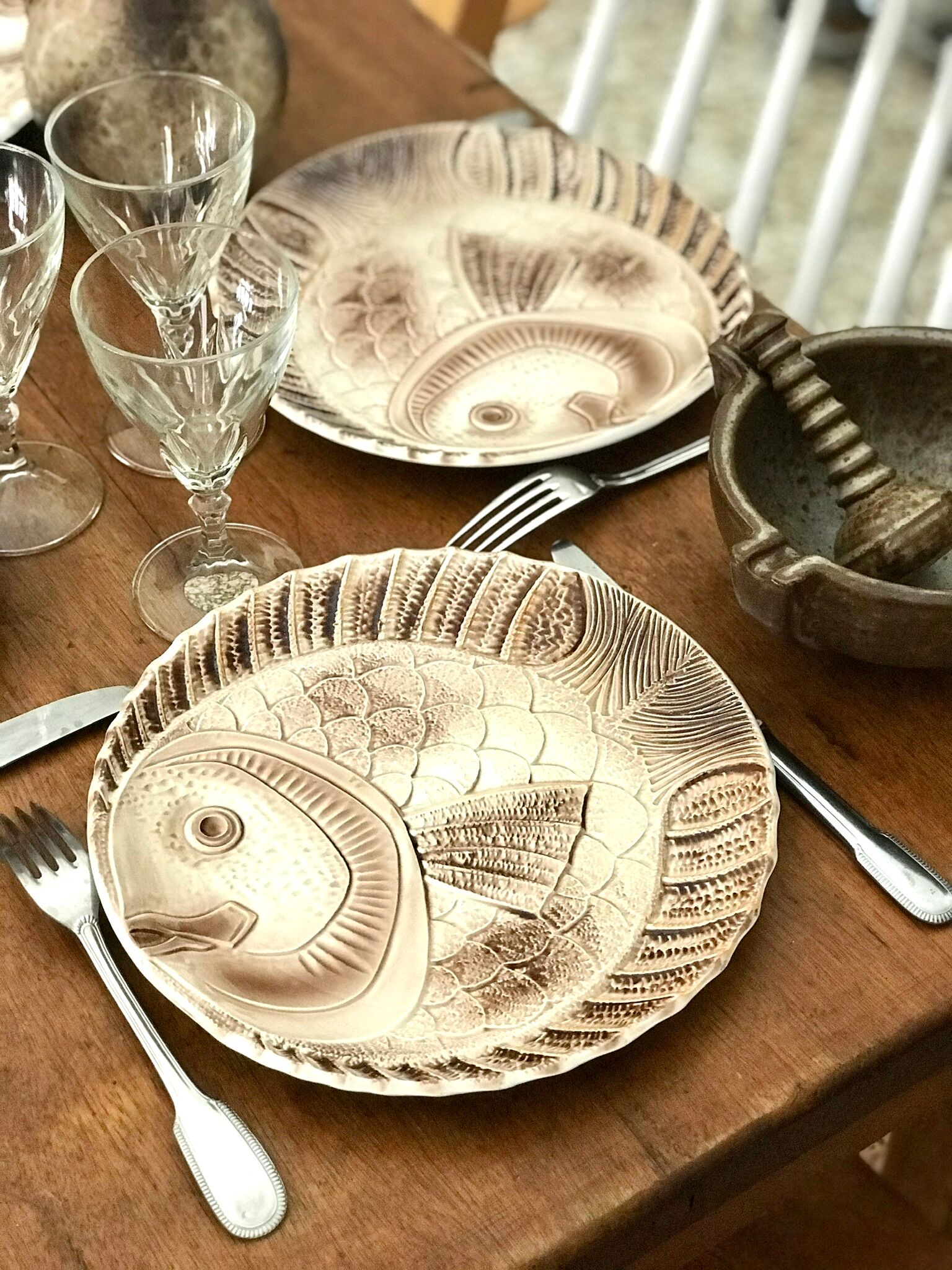 Service à poisson en barbotine