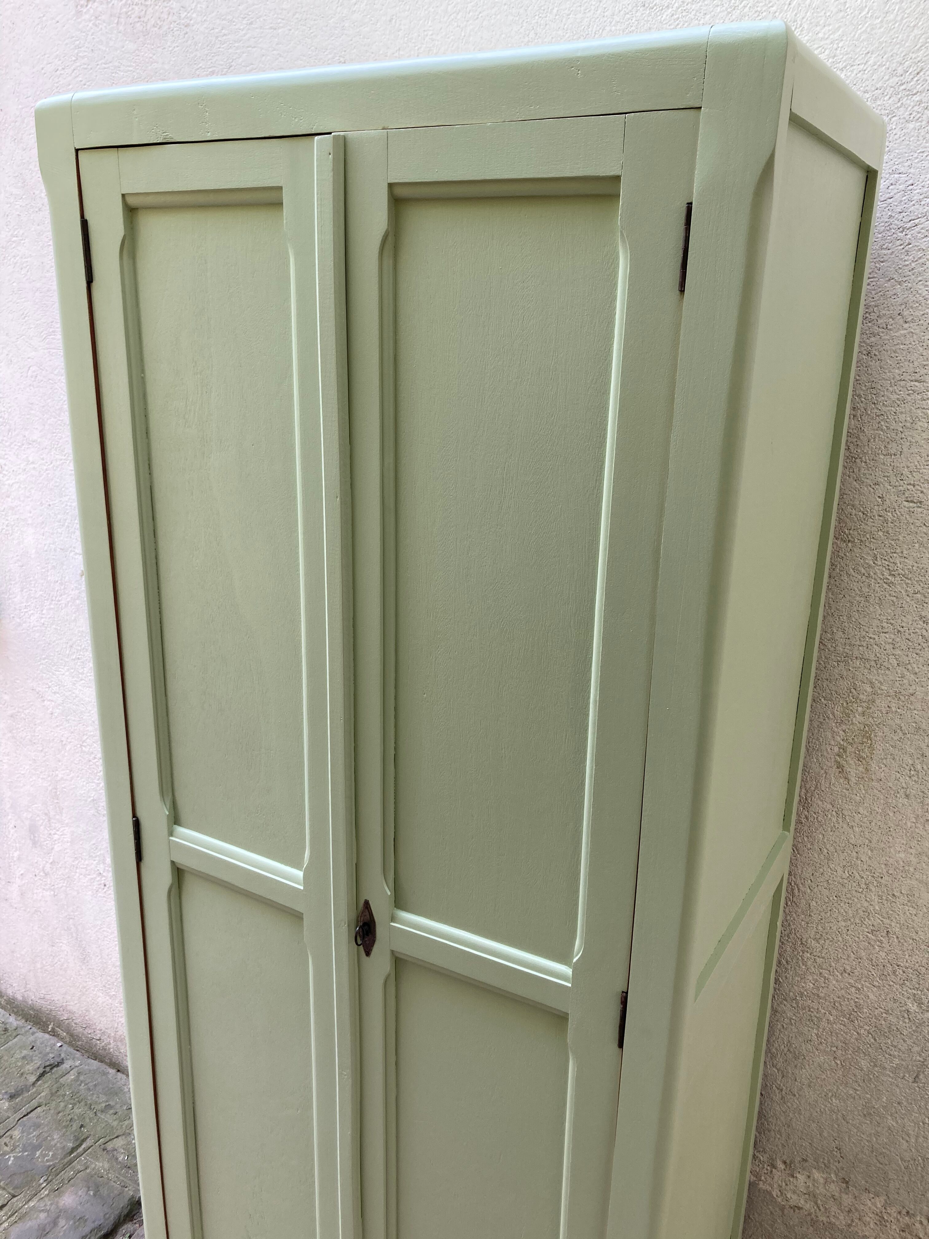 Parisian linden cabinet