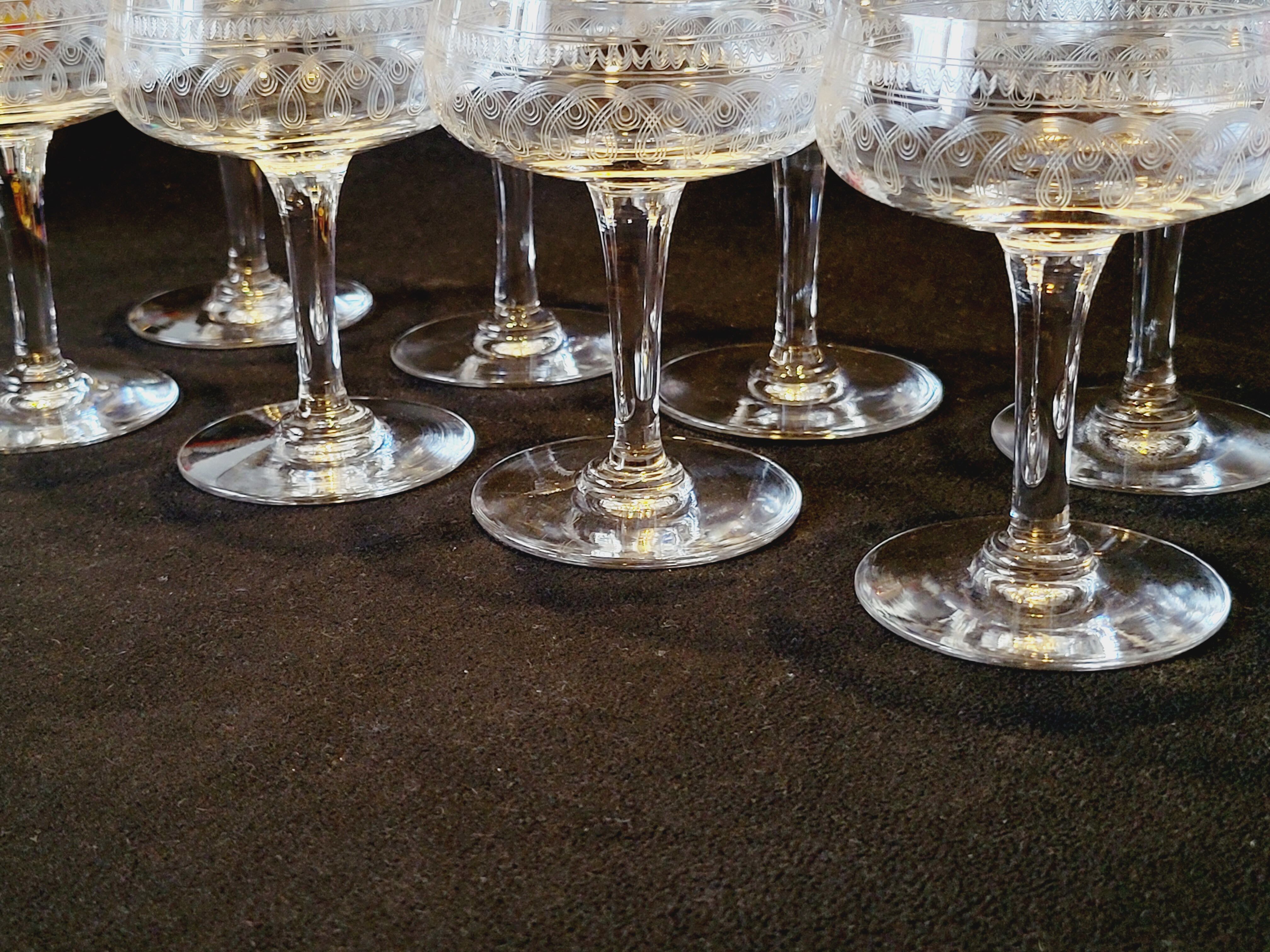 8 old champagne glasses in crystal engraved 1910
