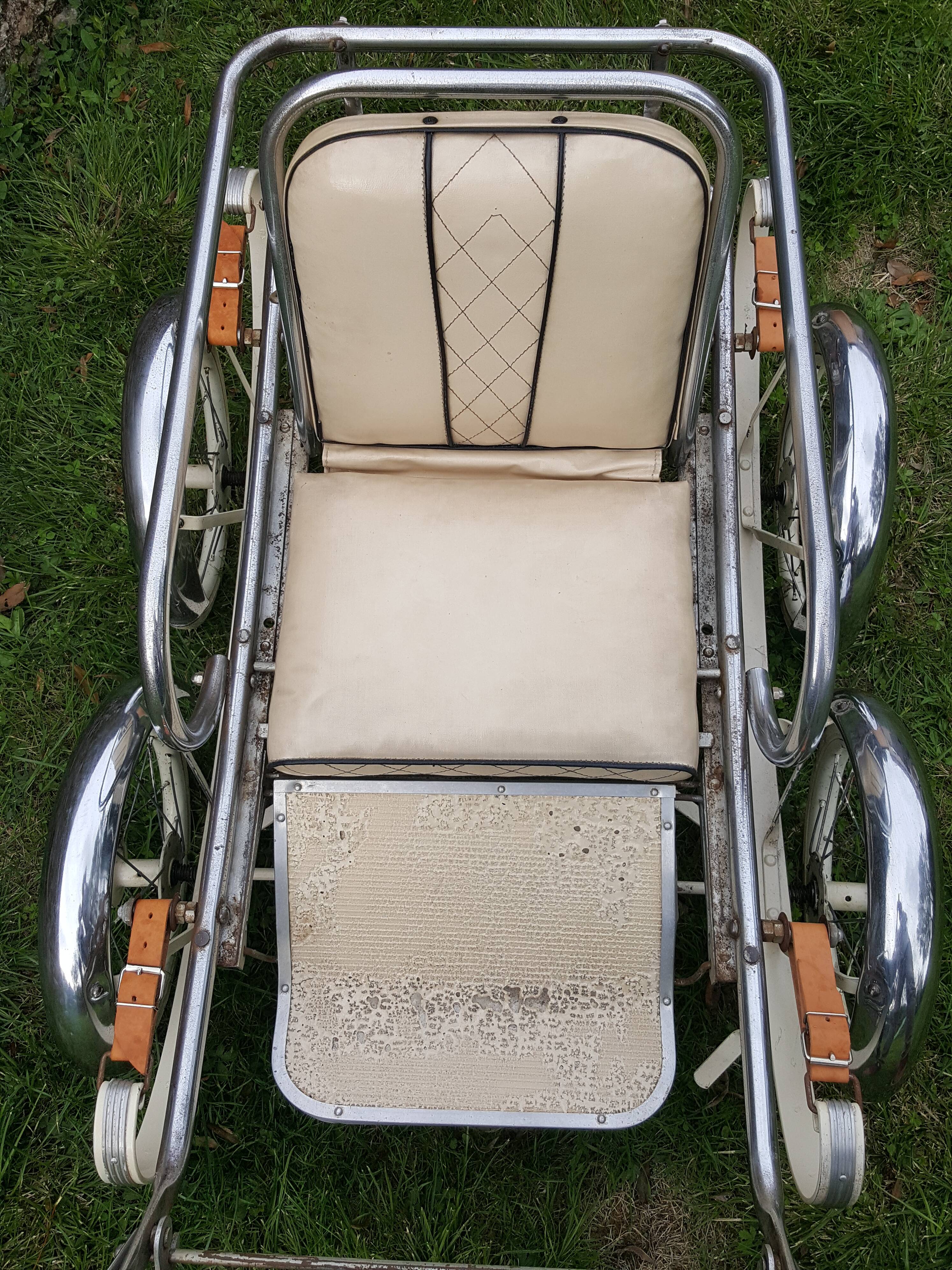 former 1950s pram that can be turned into a stroller