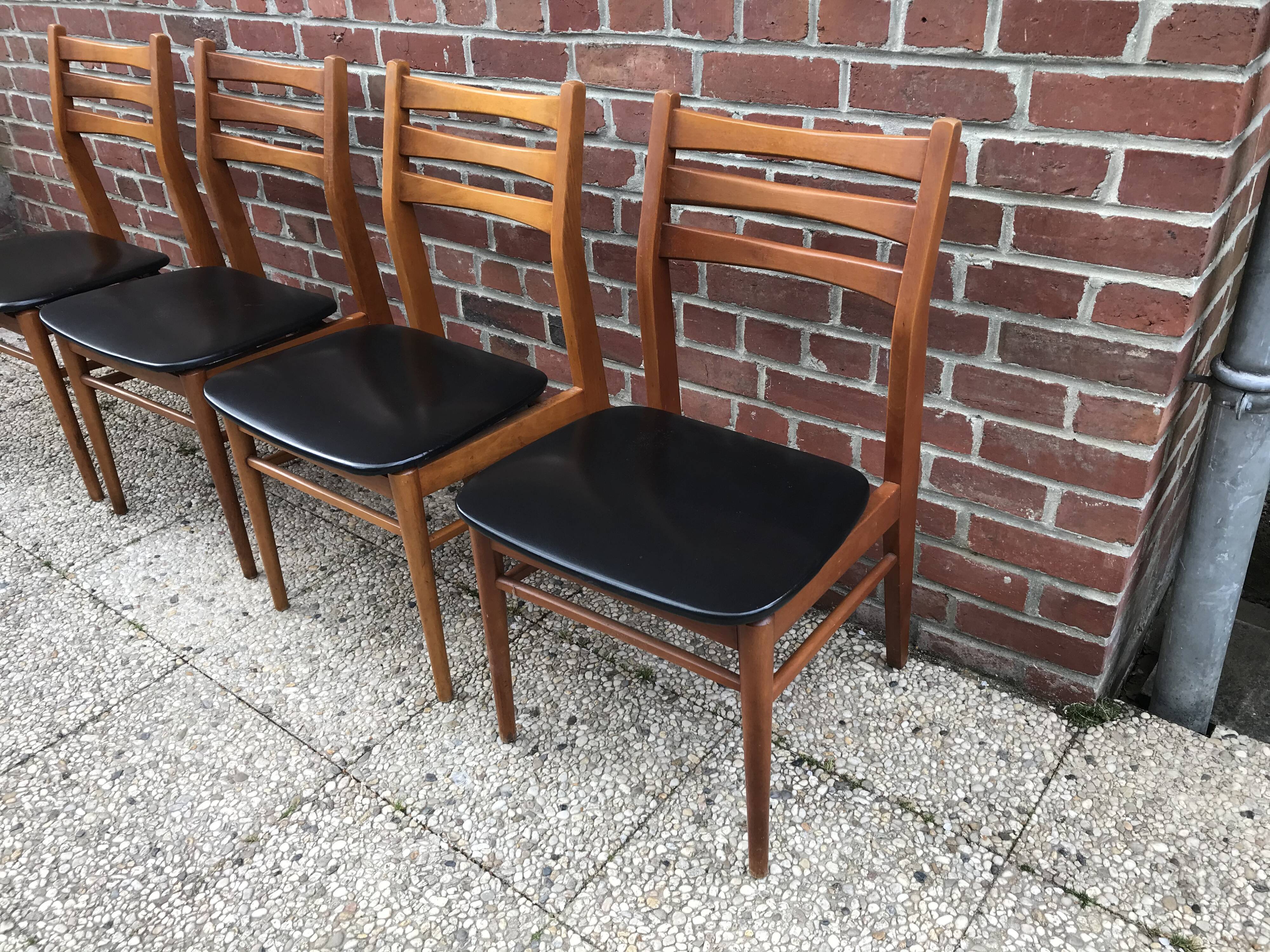 Scandinavian chairs in Skai and teak