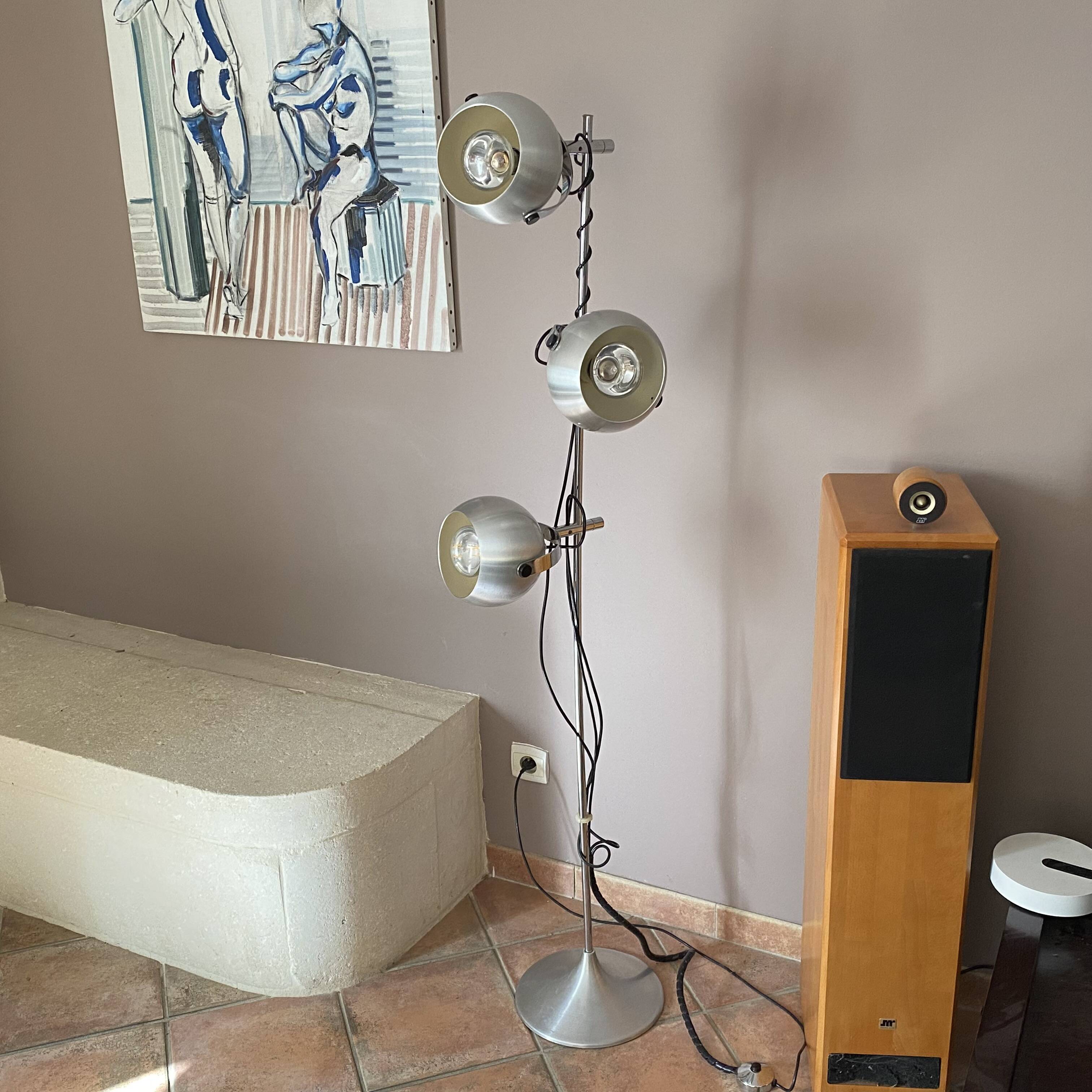 Eye ball floor lamp. 1970. 3 globes.