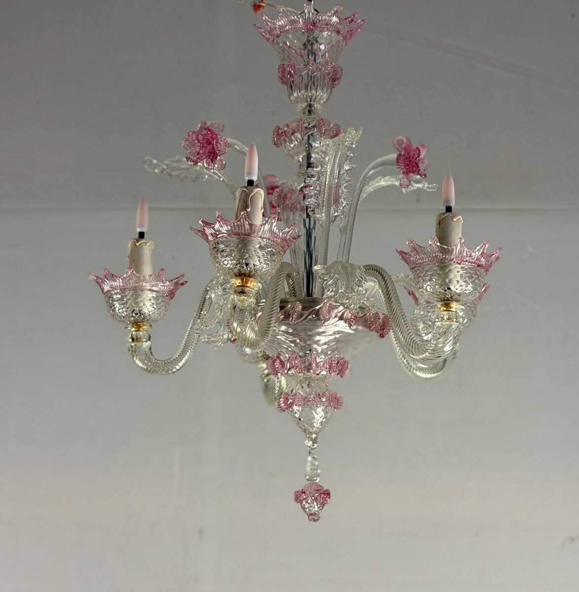 Small Venetian chandelier in colorless and red Murano glass, circa 1950