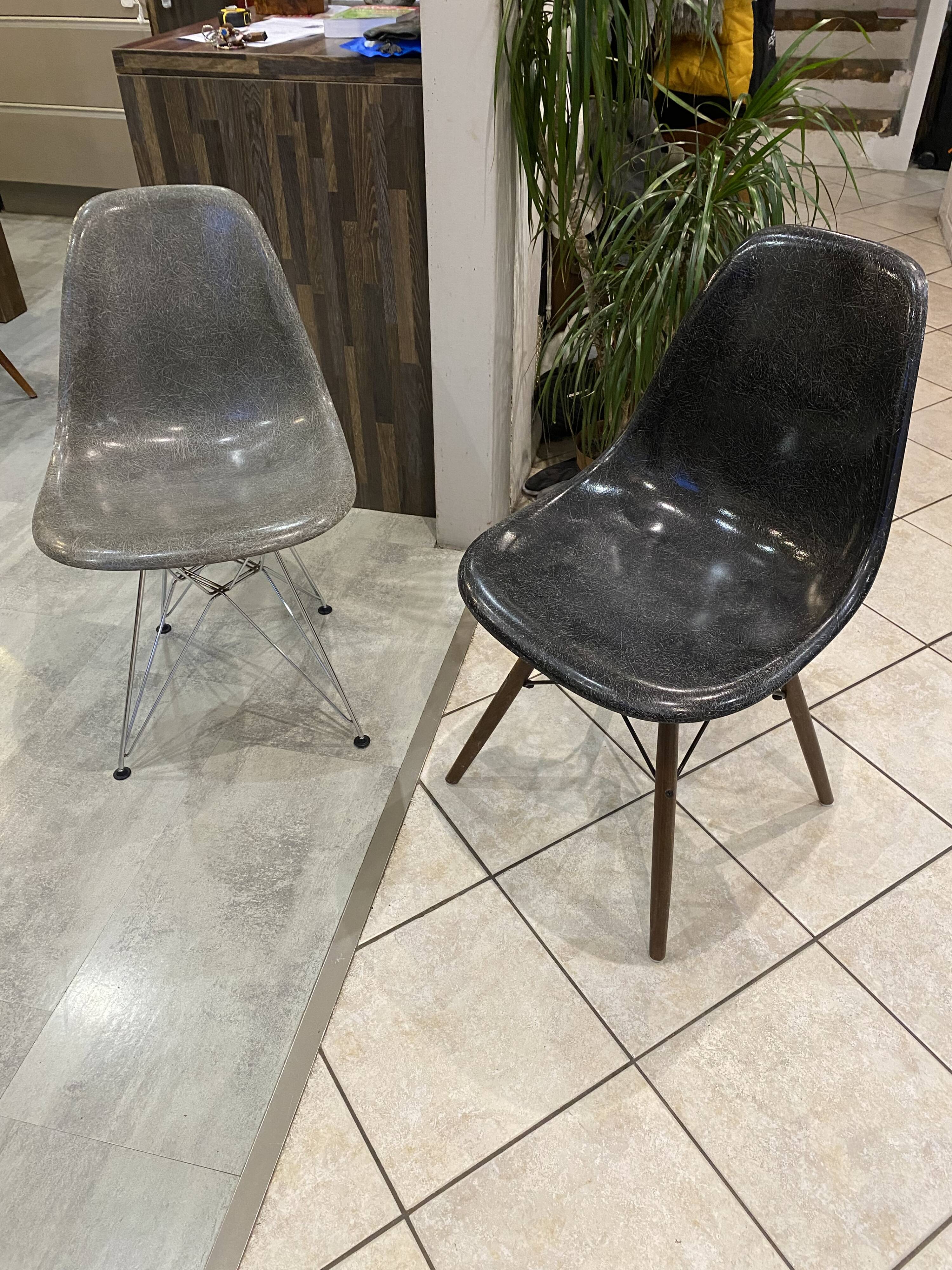 DSW chair elephant grey fibre, walnut dowel, Eames, Herman Miller, vintage.