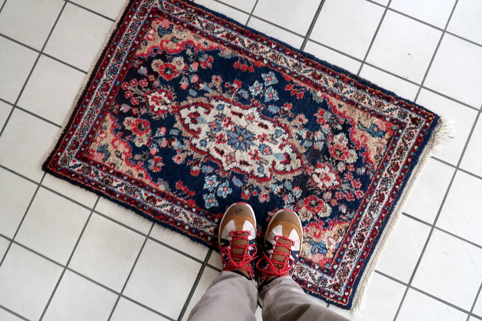 Handmade antique Persian Hamadan rug 71cm x 106cm, 1920s