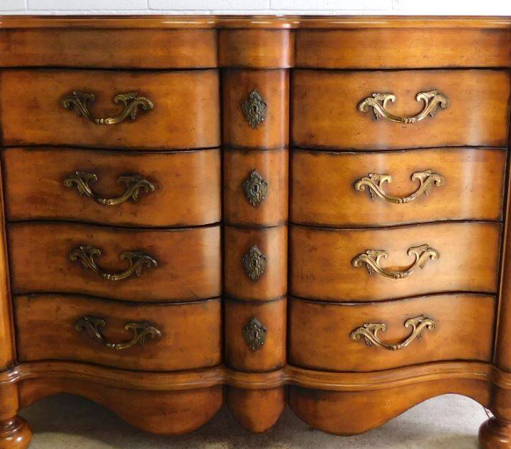 Century Furniture Traditional 8-Drawer Fruitwood Dresser/Chest of Drawers