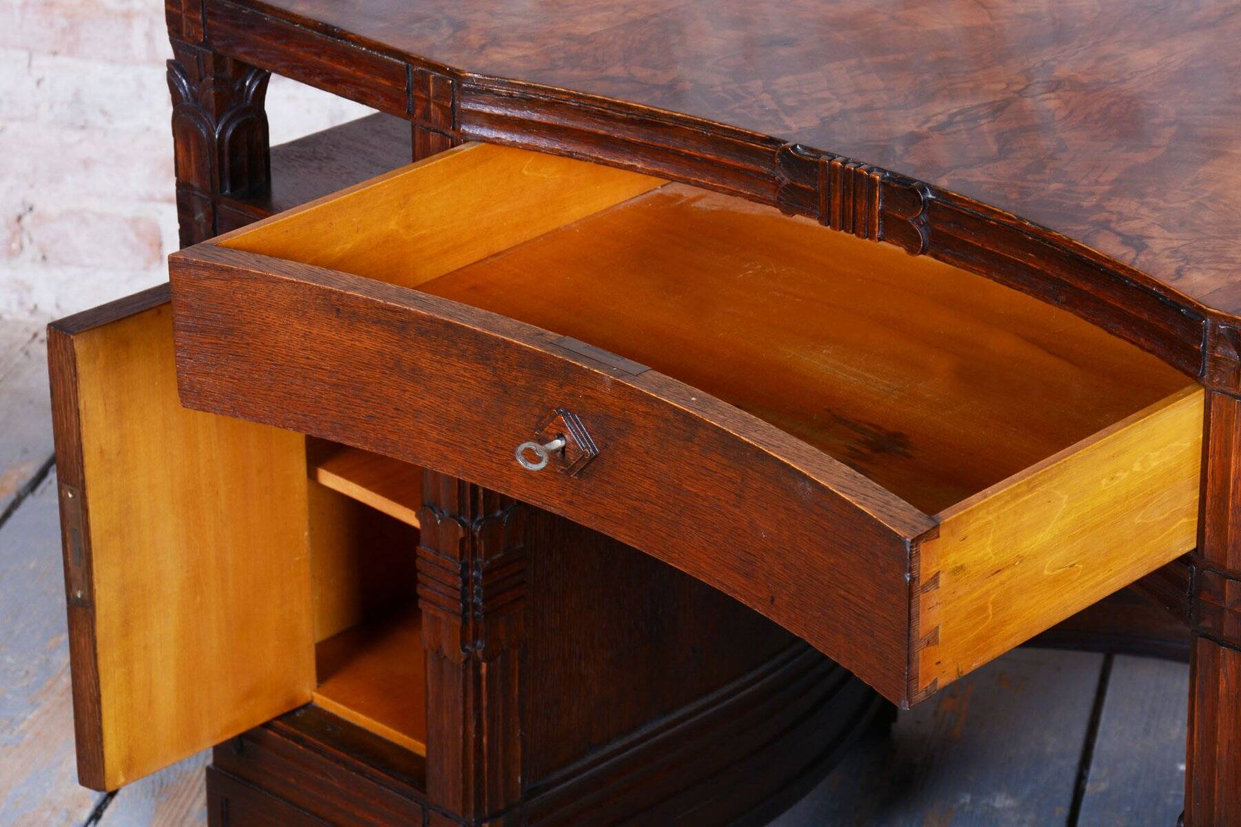 Czech Cubistic Writing Desk in Oak and Walnut, 1910s