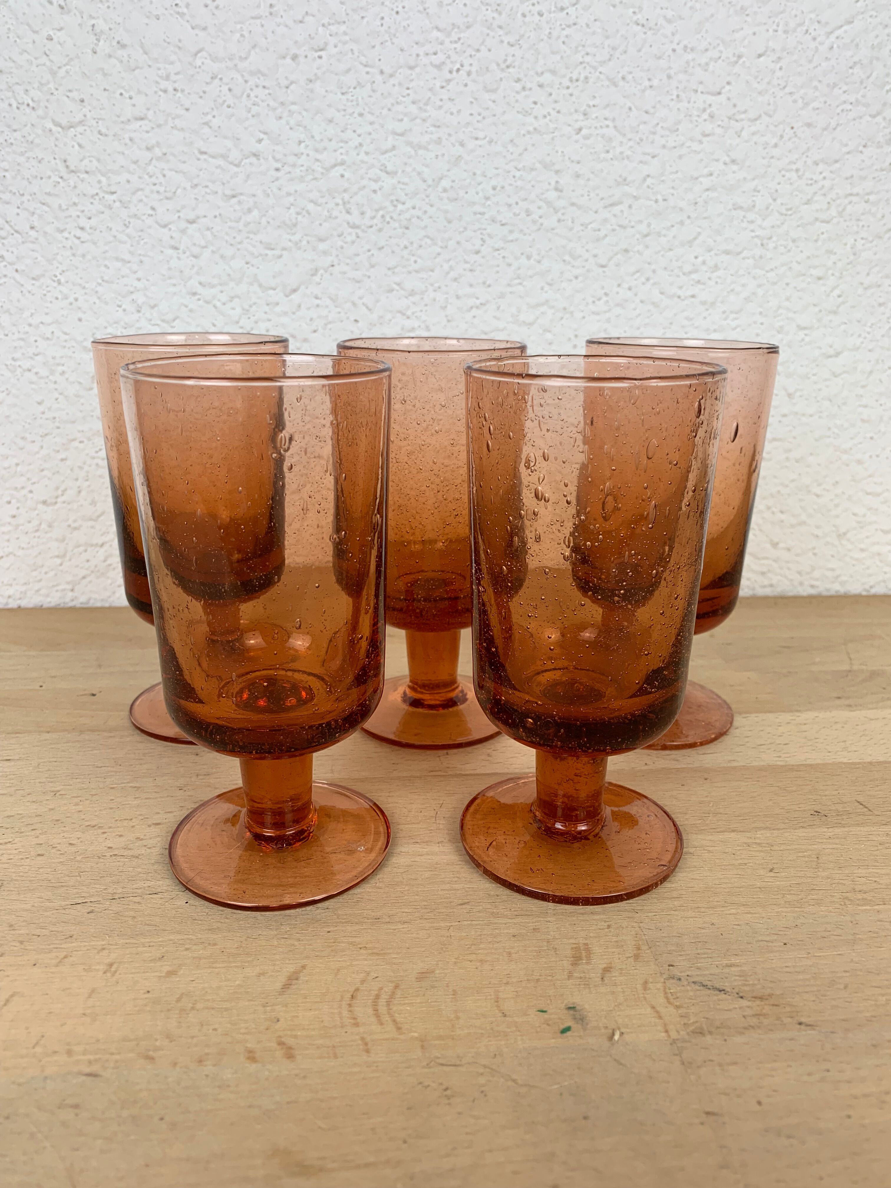 5 glasses in pink bubbled glass