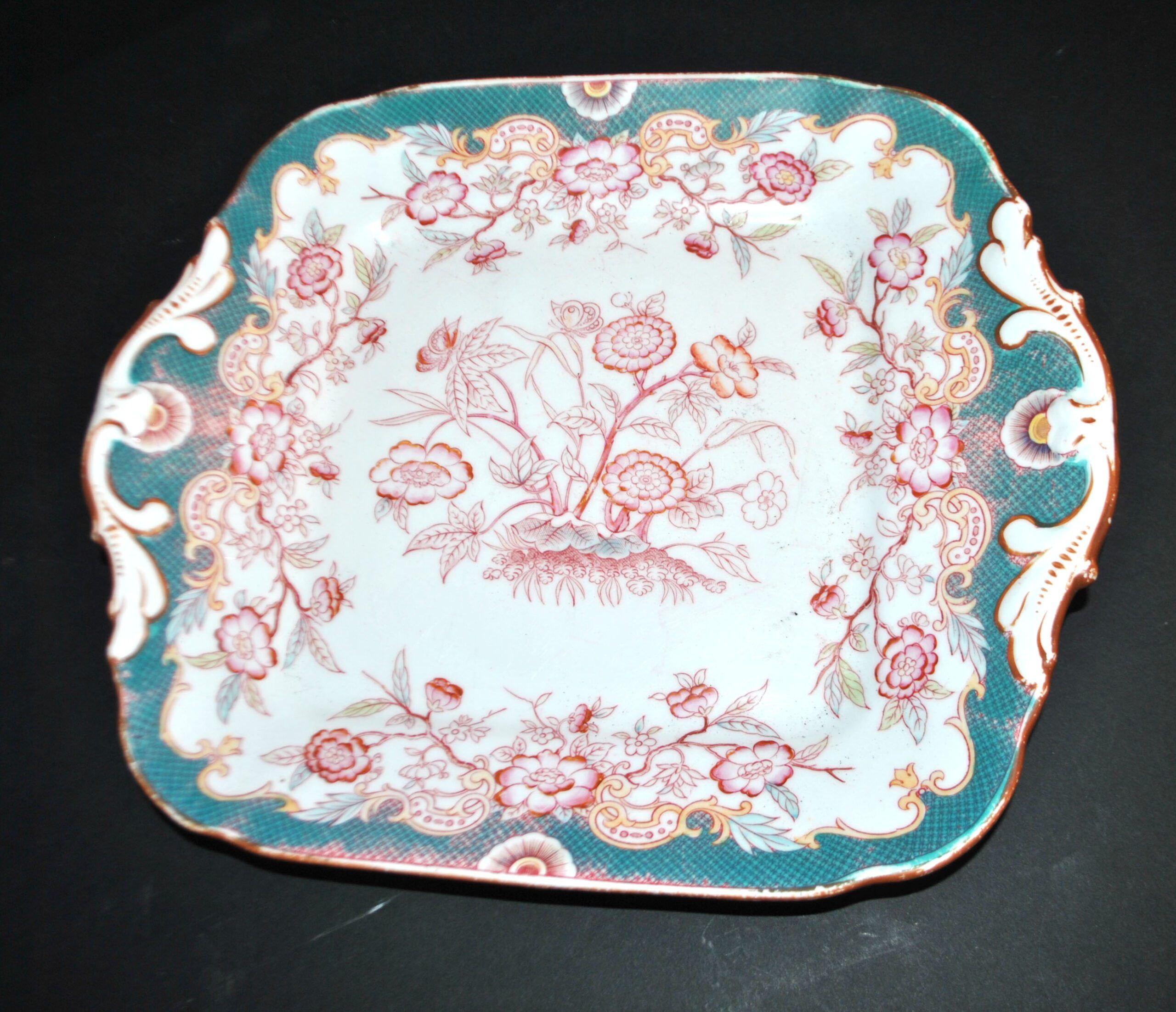Square porcelain plate Sarreguemines model Minton 215 with Japonese decoration.