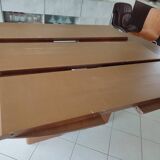 Oval dining table - brand: Ligne Roset