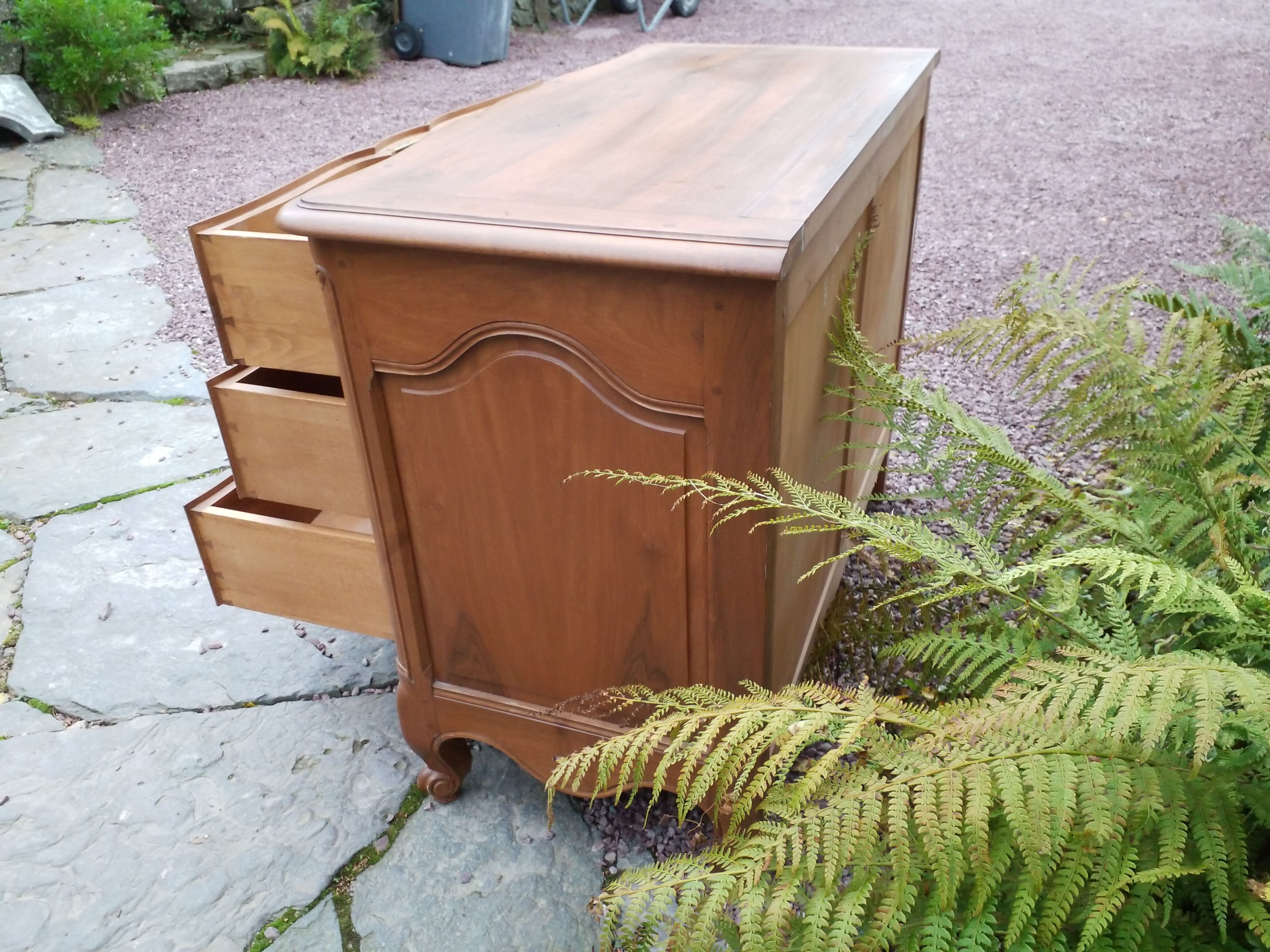 Cherry chest of drawers