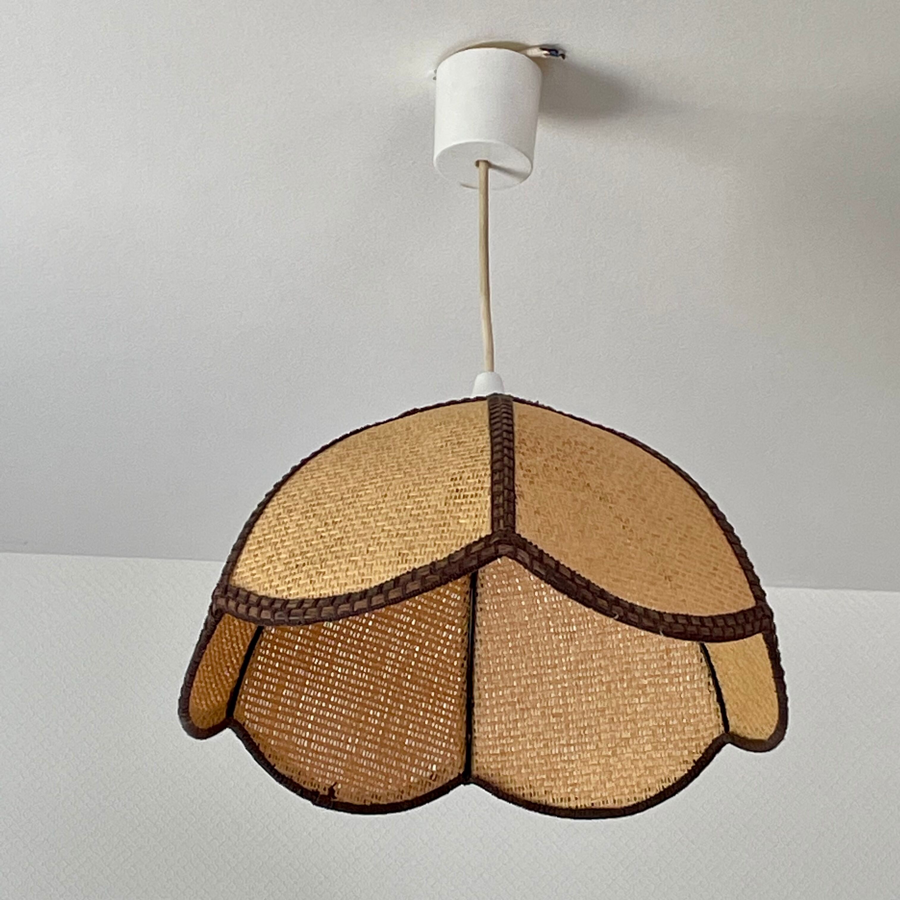 Suspension en rotin vintage forme fleur