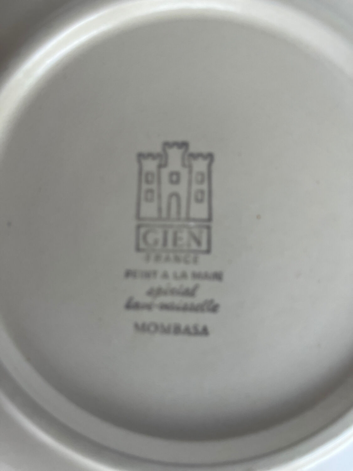 2 assiettes creuses en faïence de Gien