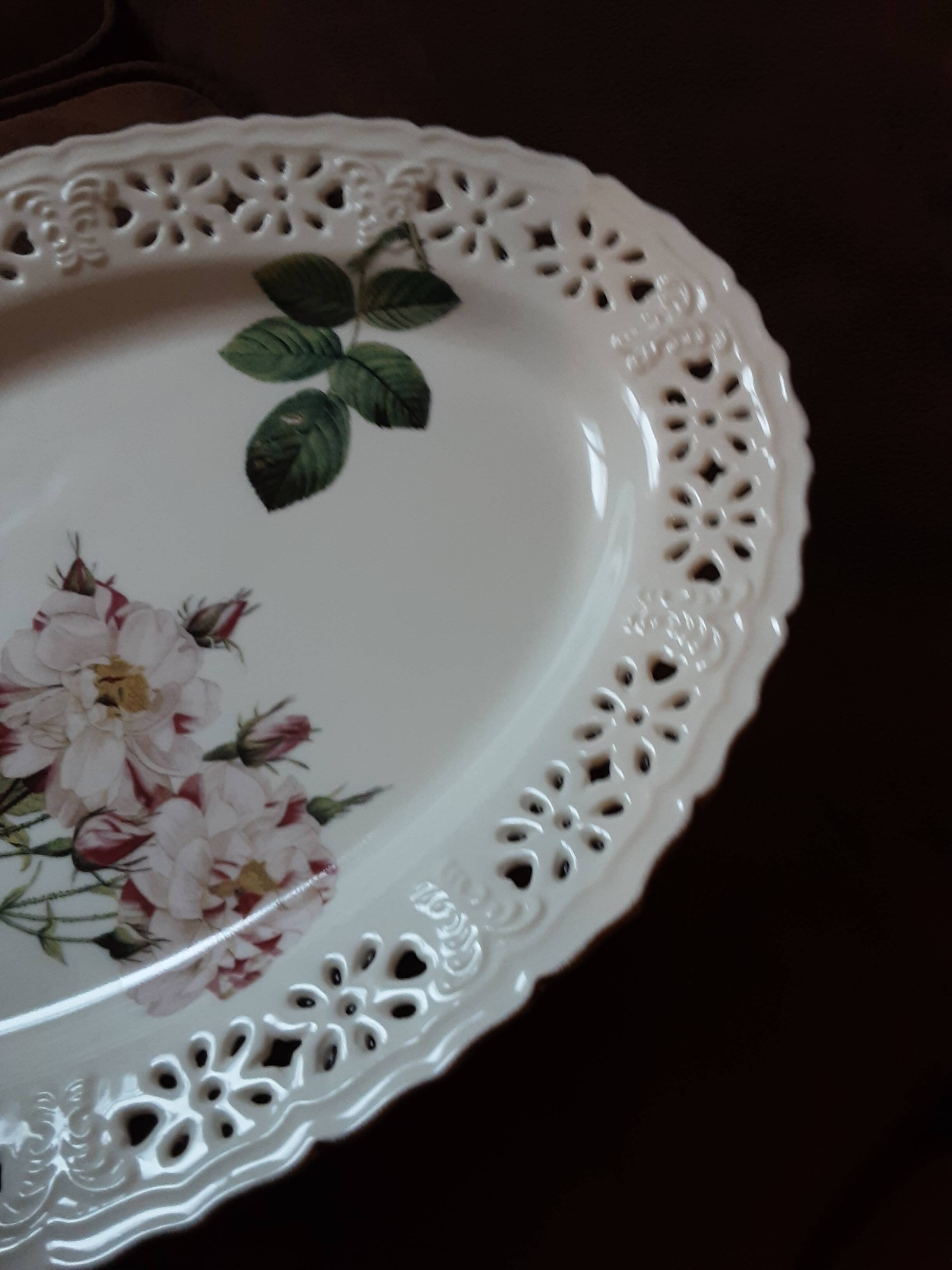 Barbotine style porcelain dish