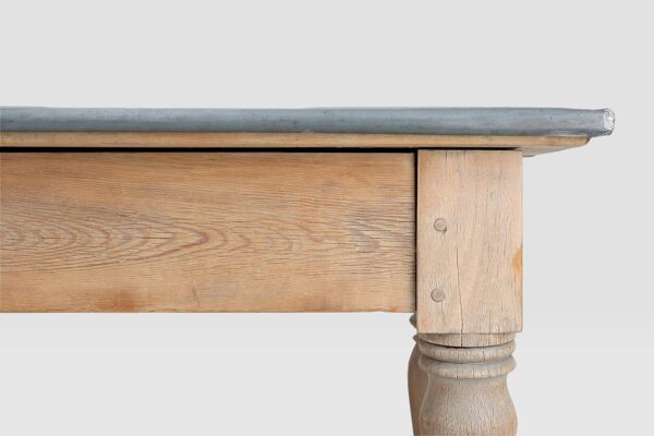 Table à manger rustique en pin français avec plateau en zinc, vers 1850