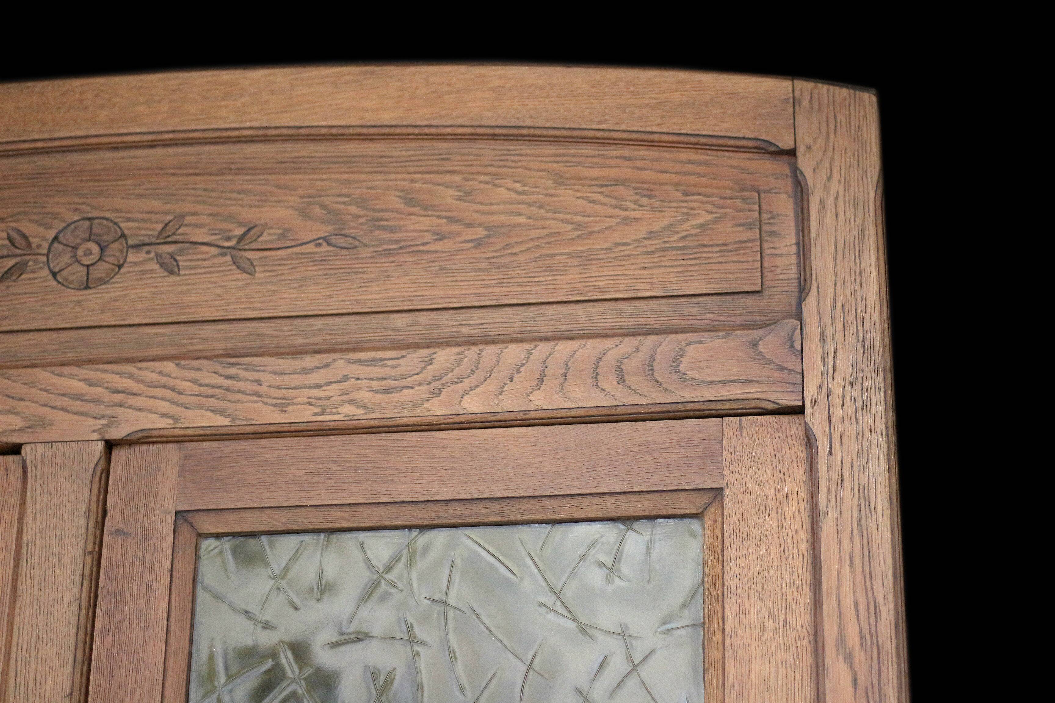 Superb large Parisian oak wardrobe (1930s/1940s)