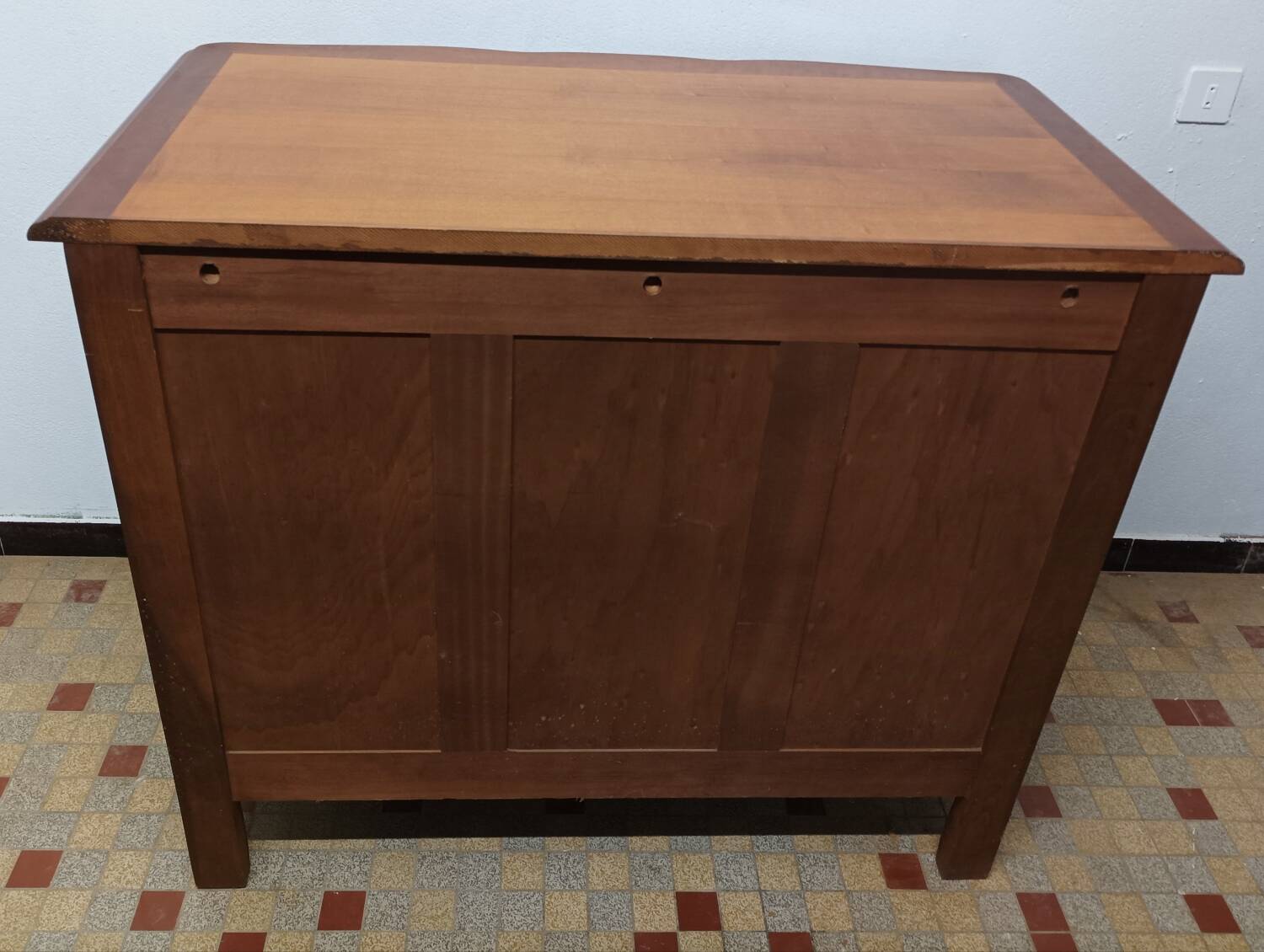 Louis XVI chest of drawers with 3 drawers