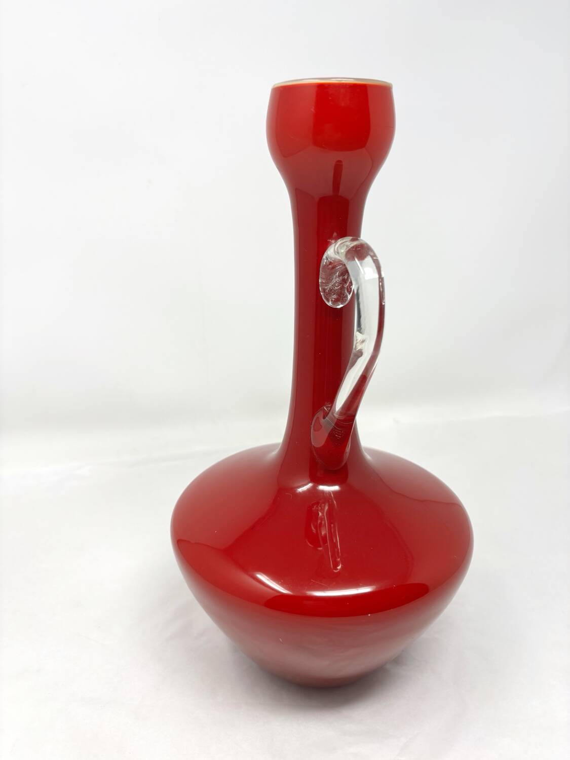 Vase rouge grenat en opaline Empoli
