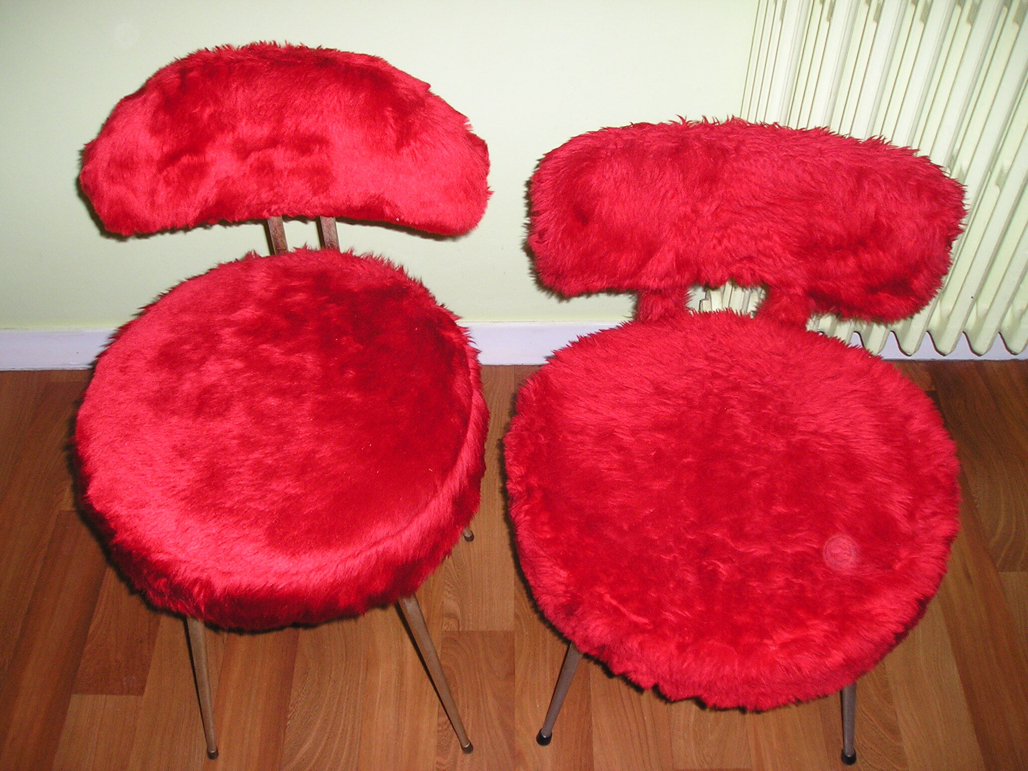 Set of 2 Pelfran chairs and 2 stools, red moumoute 1970