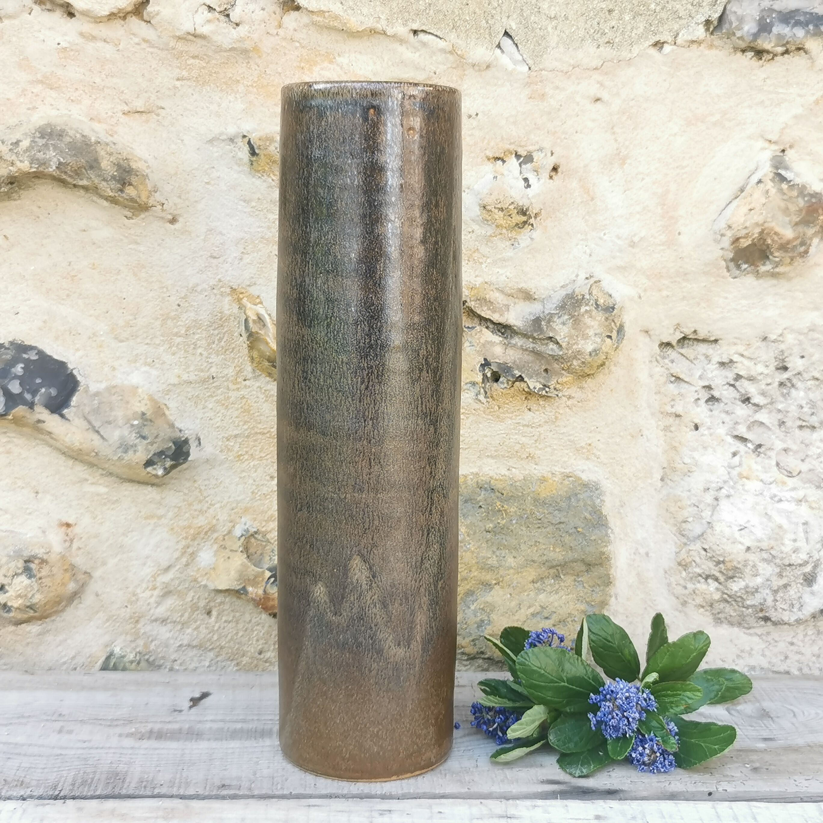 Sandstone roller vase
