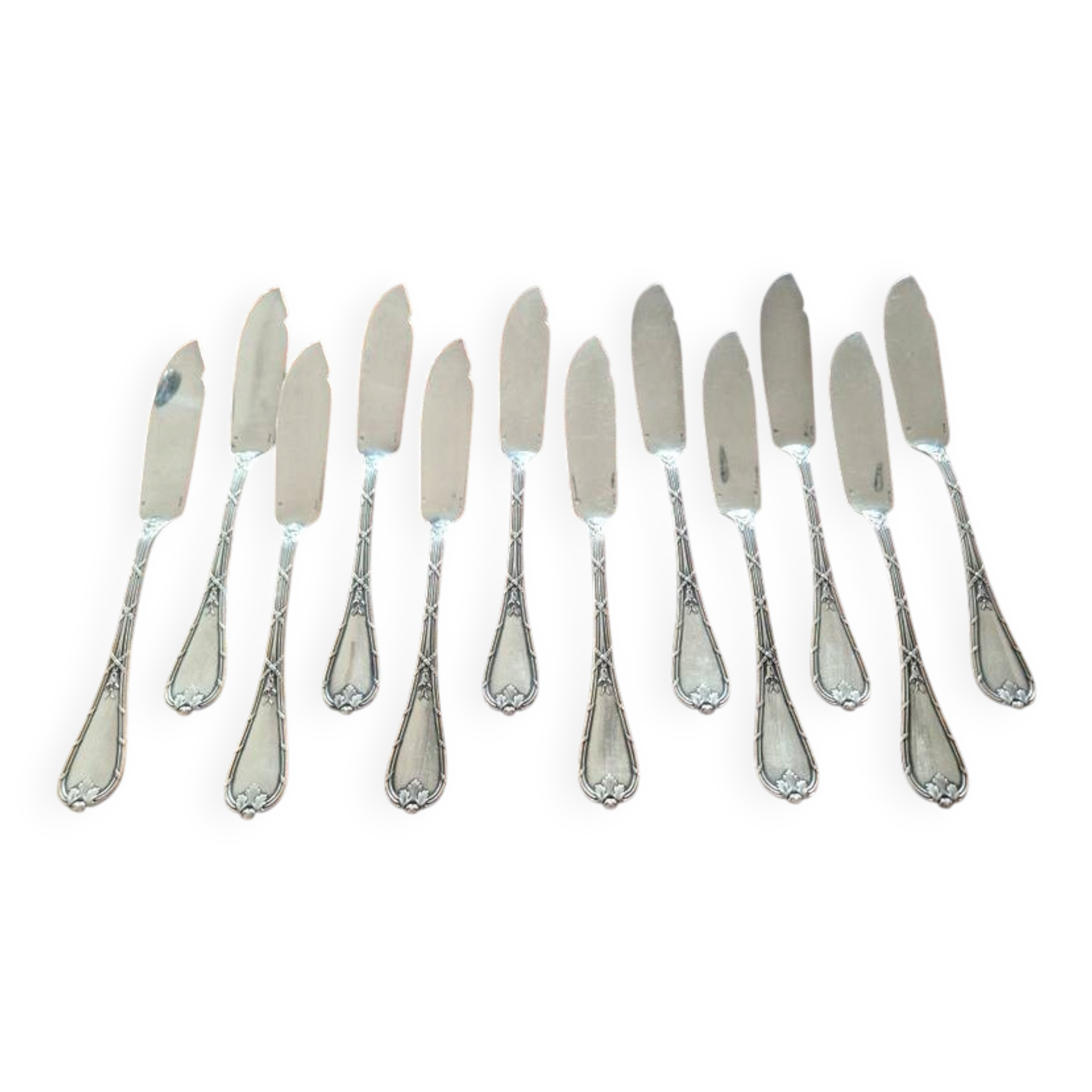 Christofle, Paris - Set of 12 fish knives - crossed ribbons model