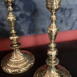 Paire de bougeoirs ou flambeaux - bronze doré.