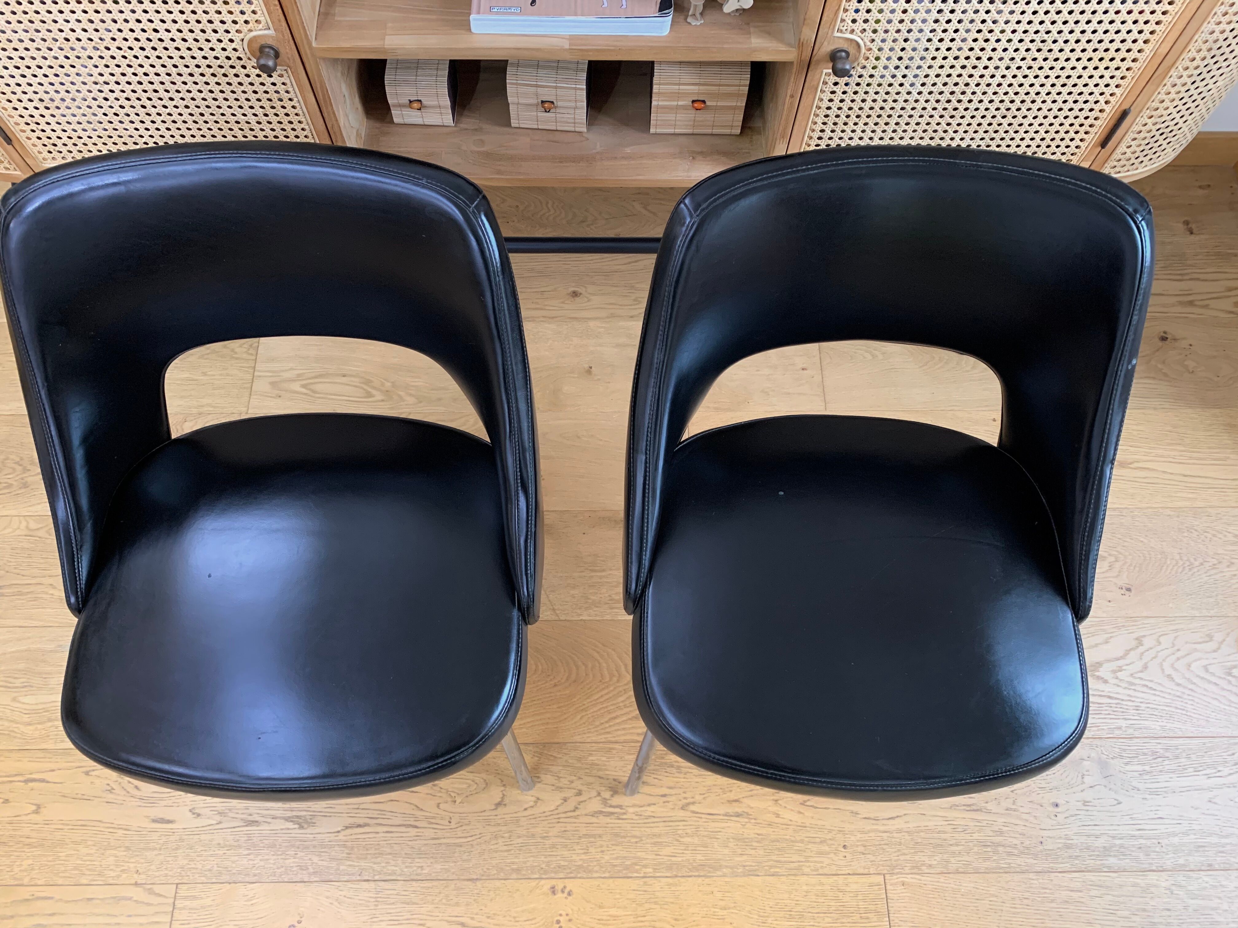 Pair of chairs brand Roset