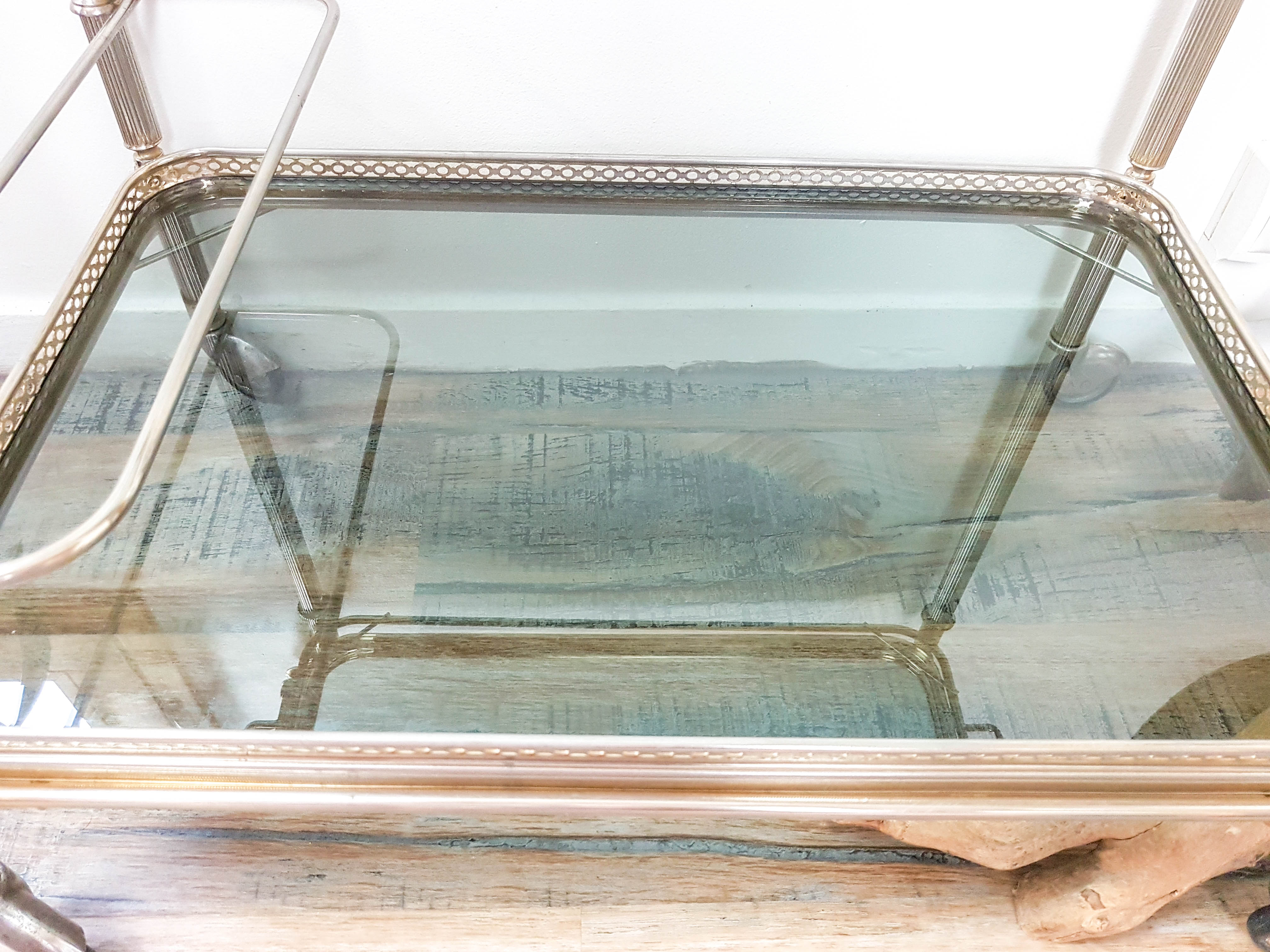 Golden neoclassical dessert