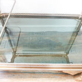 Golden neoclassical dessert