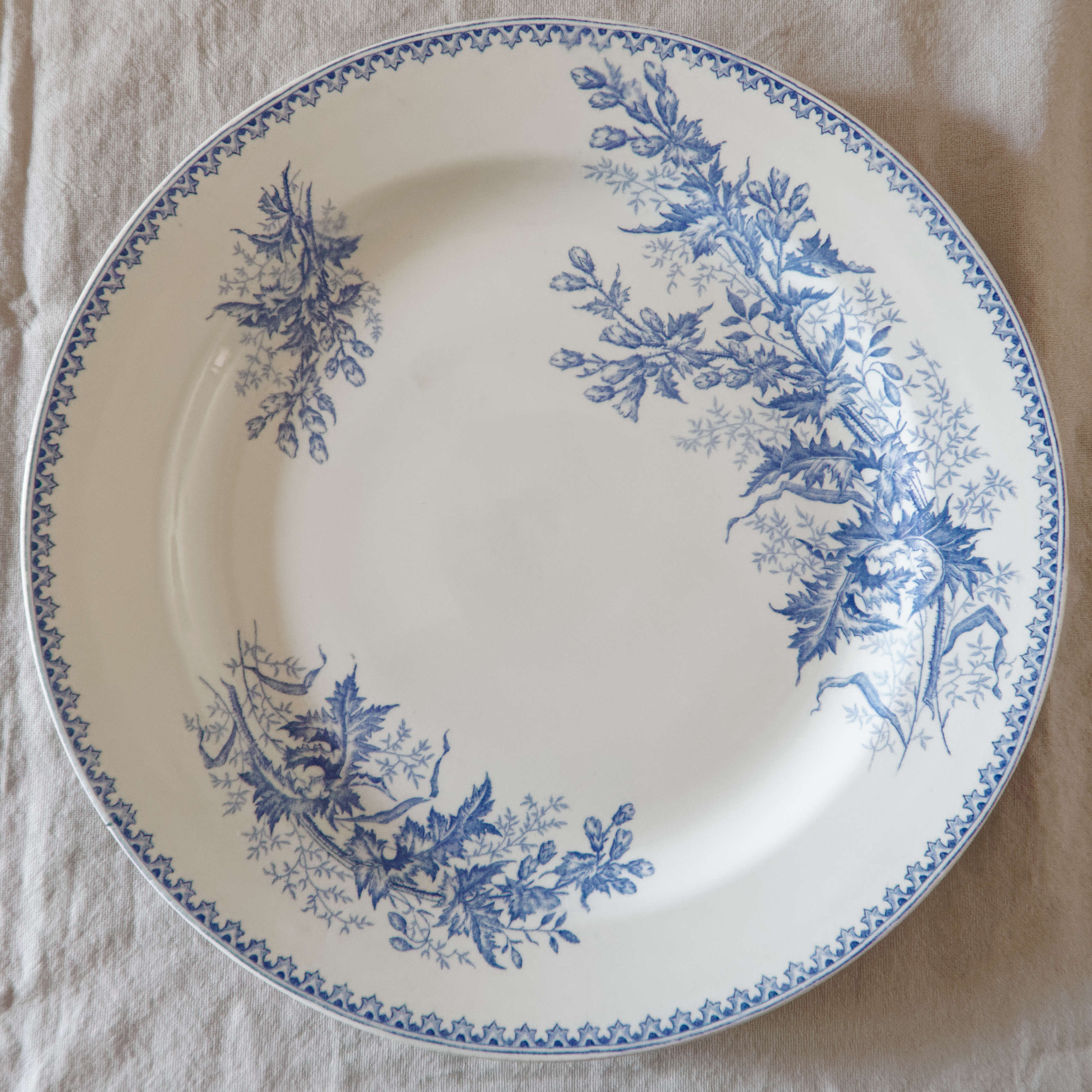 old round dish Ste ceramic Maestricht thistle model
