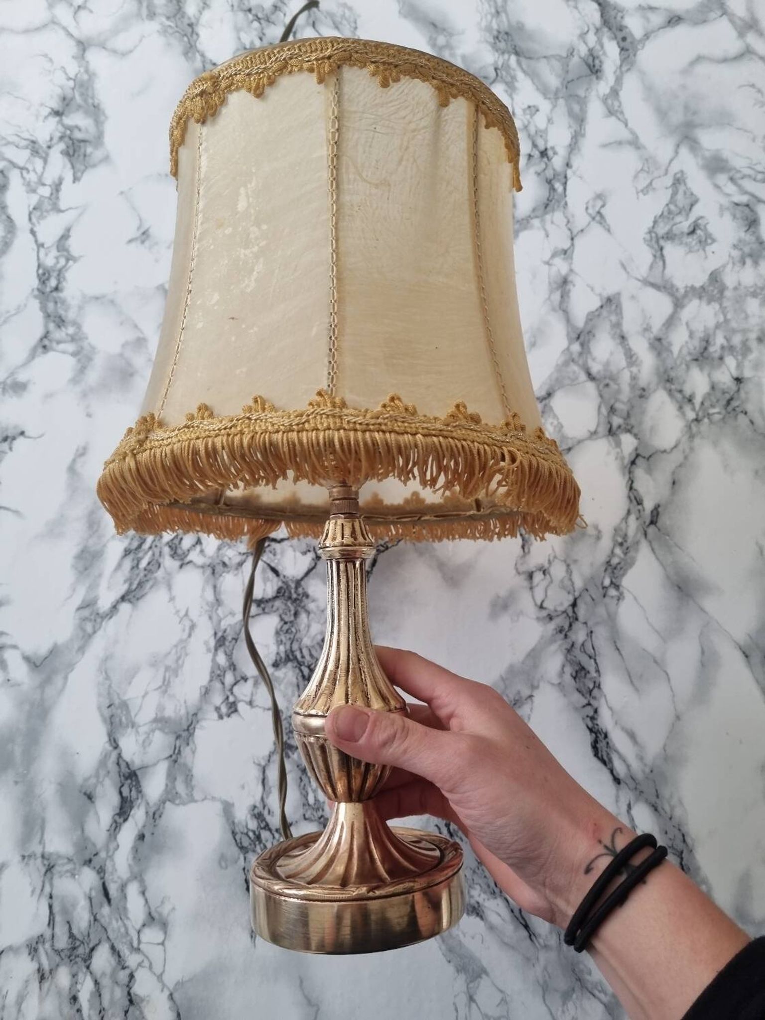 Lampe en laiton avec abat jour nacre vintage