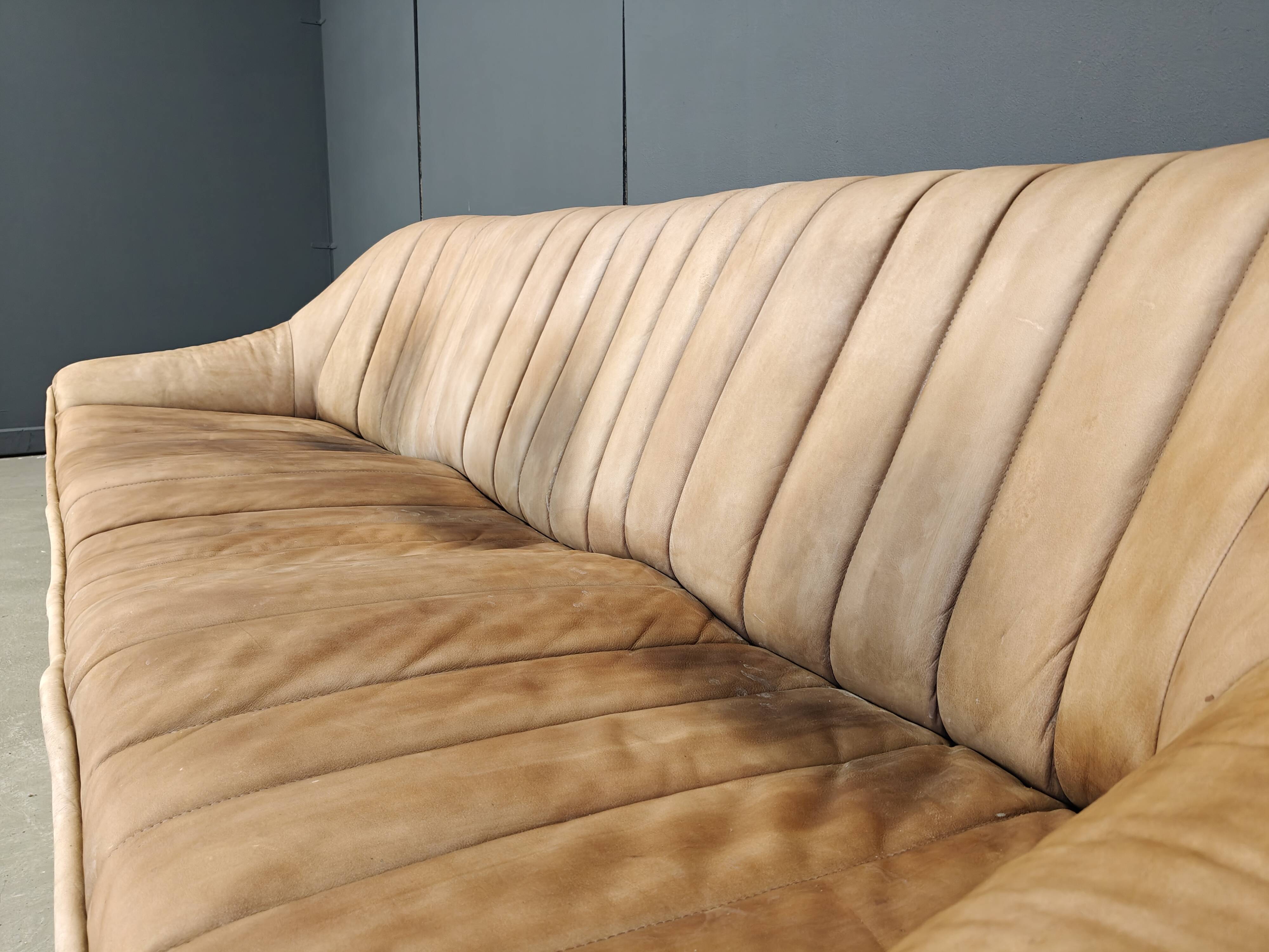 Ensemble de canapés en cuir du milieu du siècle, années 1960