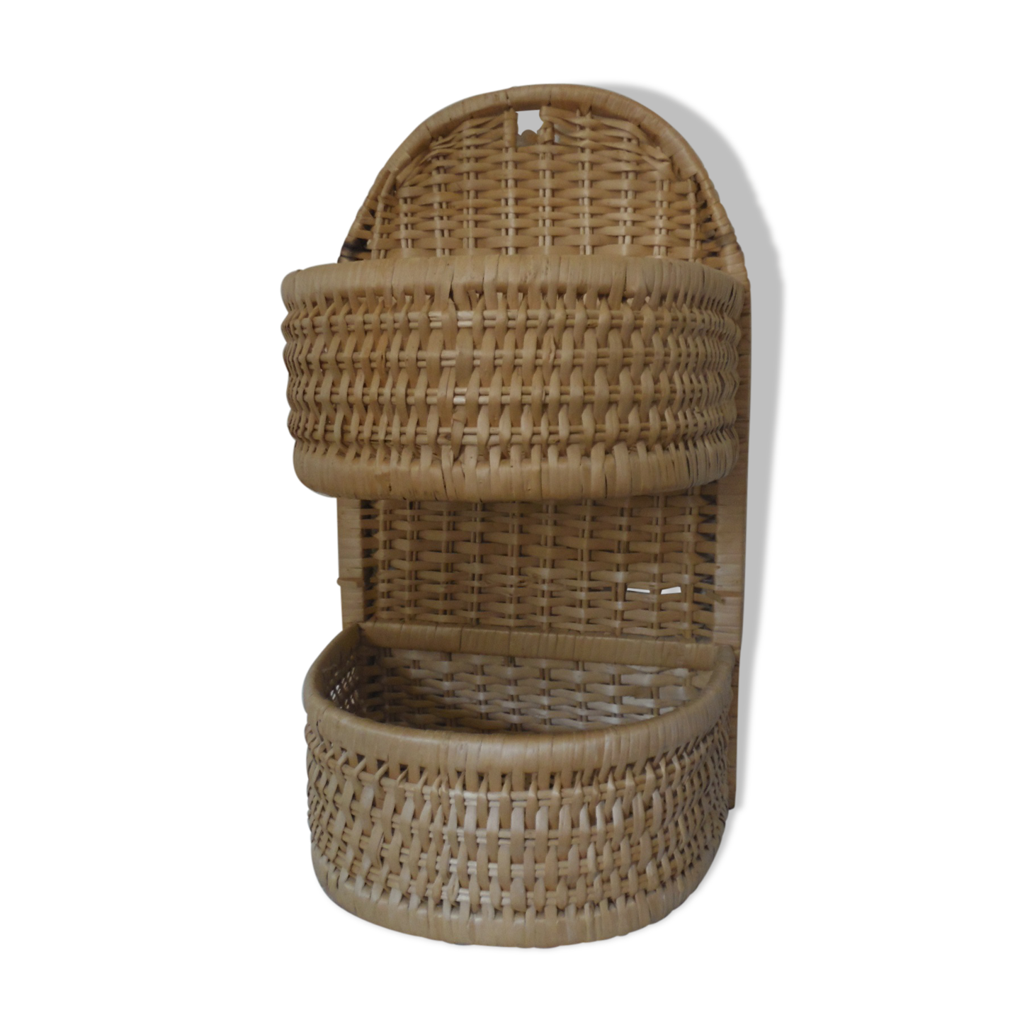 Shelf straw and wicker half sphere