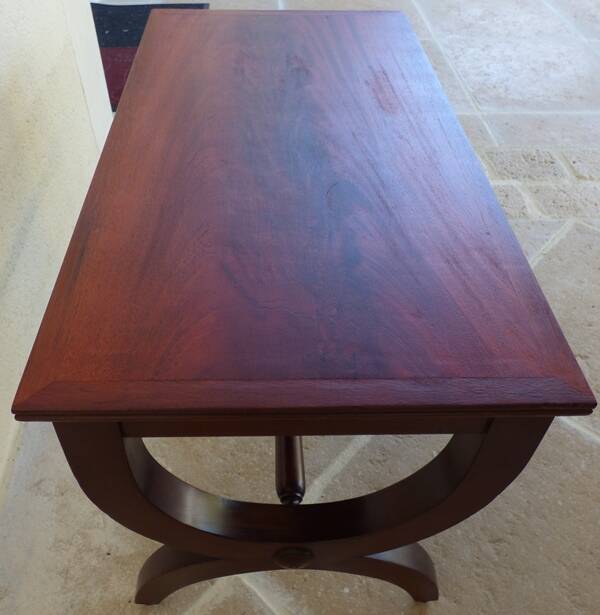 Restoration style coffee table in mahogany-colored wood / Very good condition