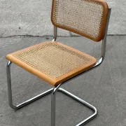 Chaise de design Cesca modèle B32 en chrome