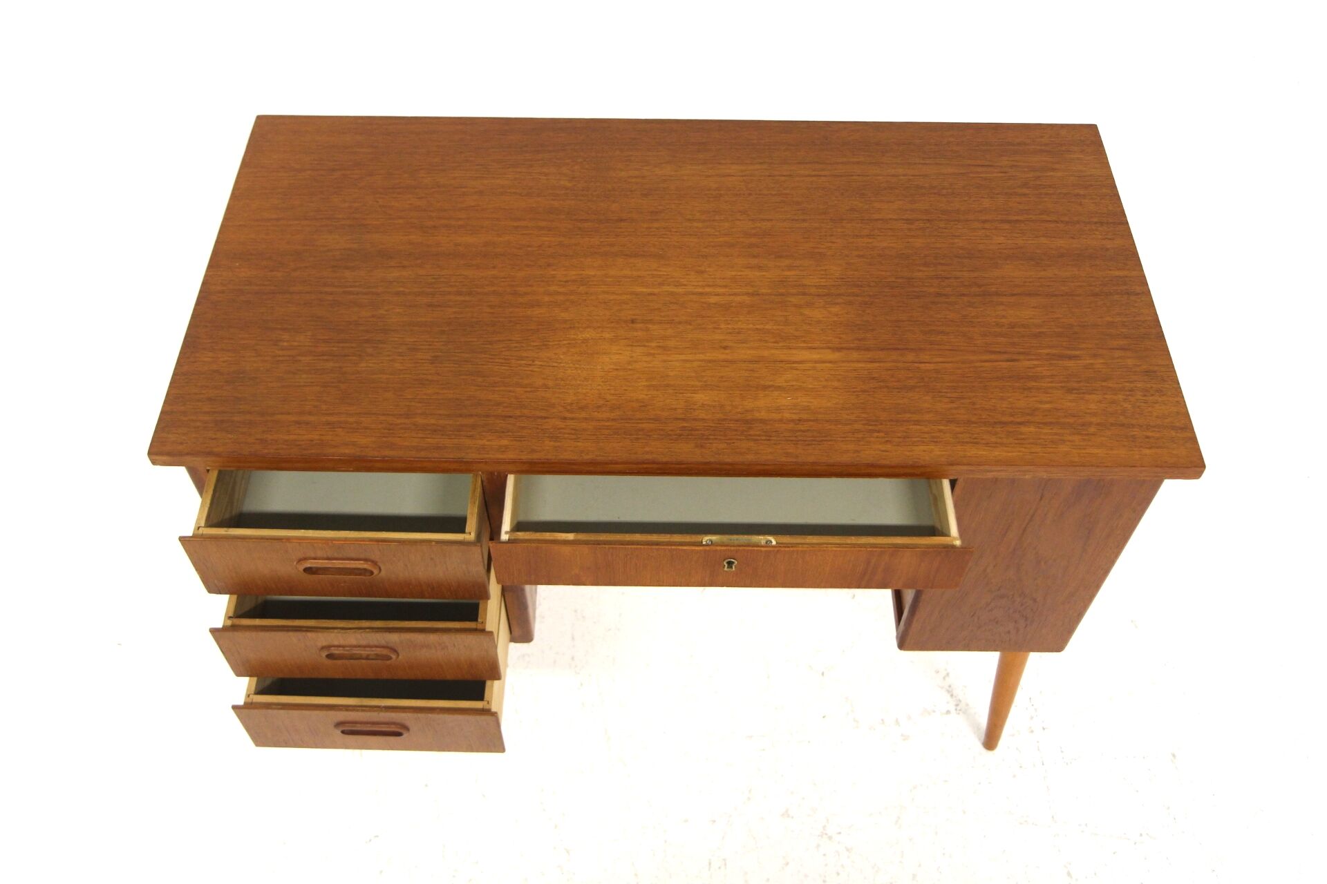 Bureau scandinave en teck, Suède, 1960