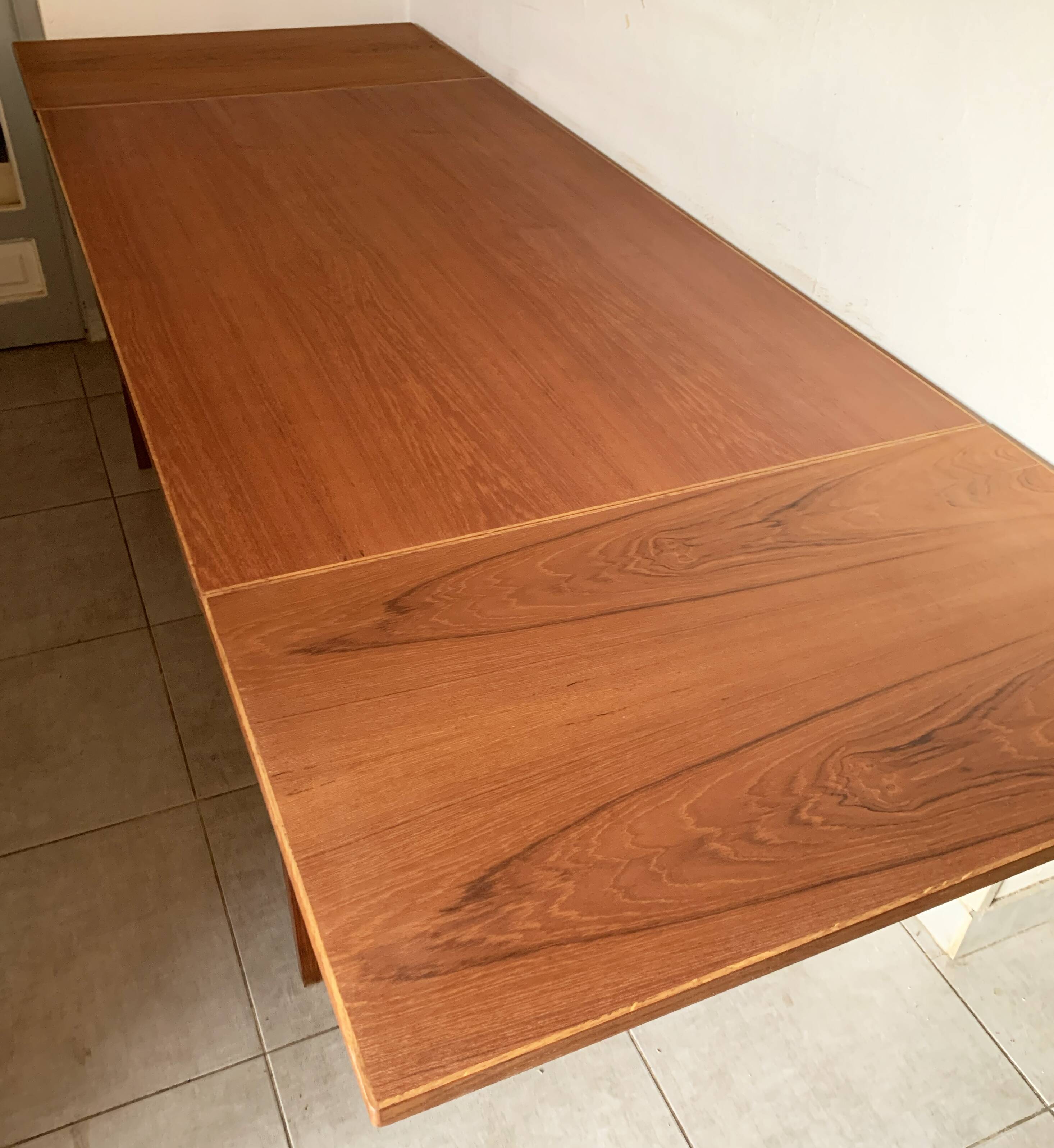 Grande table de ferme en chene des années 50 extensible