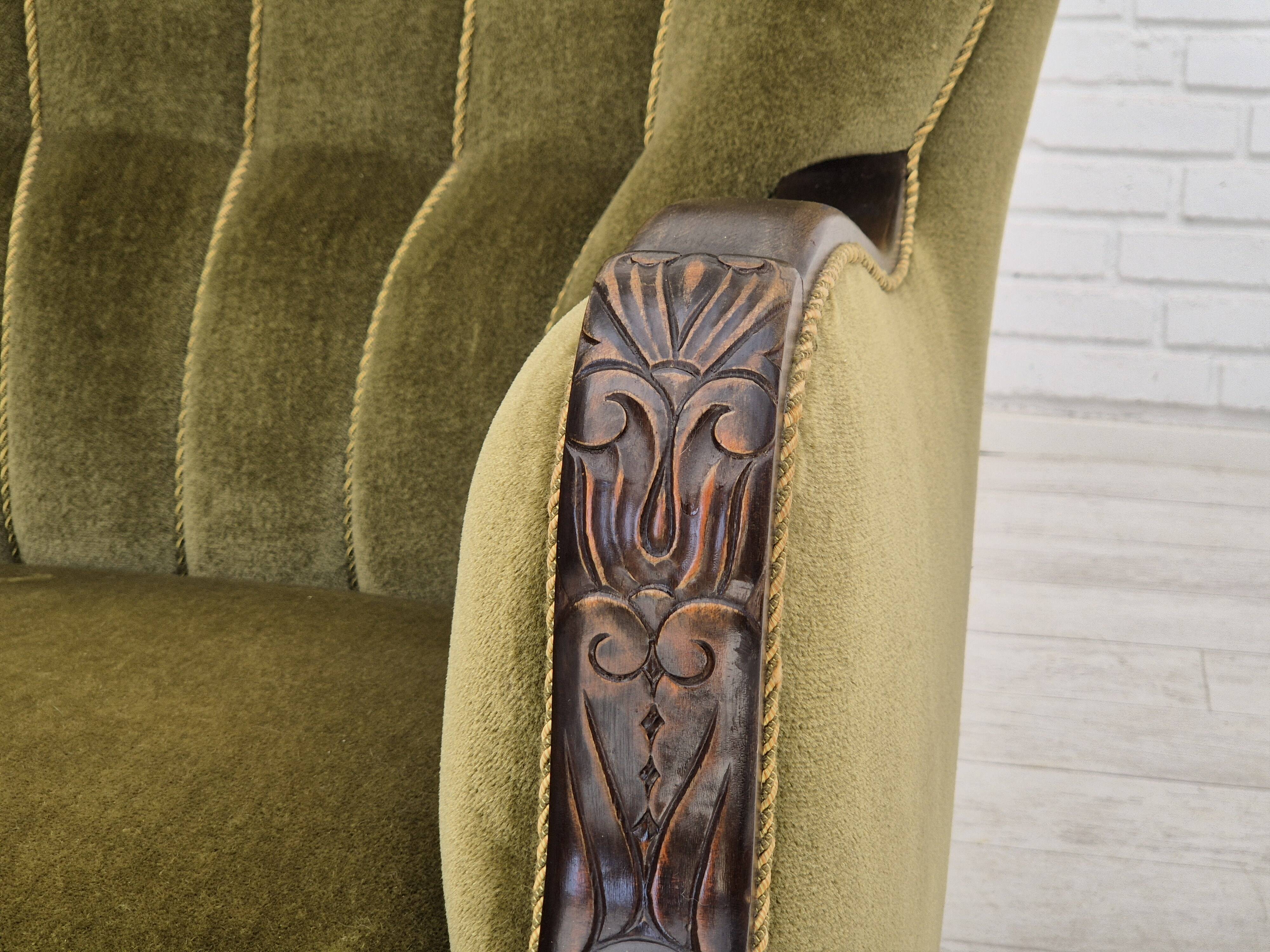 Fauteuil danois en tissu vert et chêne, 1960