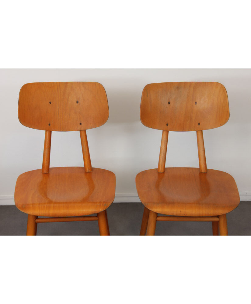Ensemble de 4 chaises en bois produites par Ton, 1960