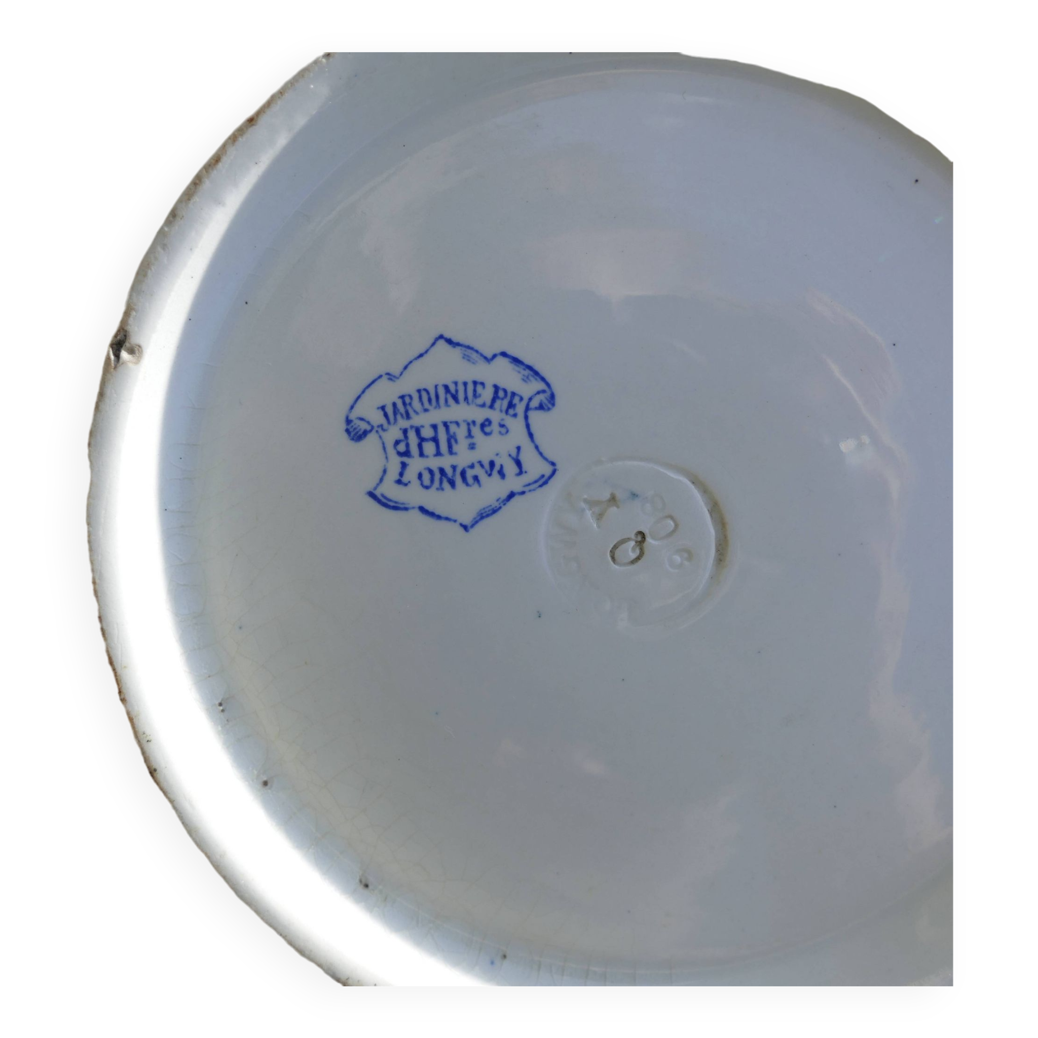 Iron earth pitcher