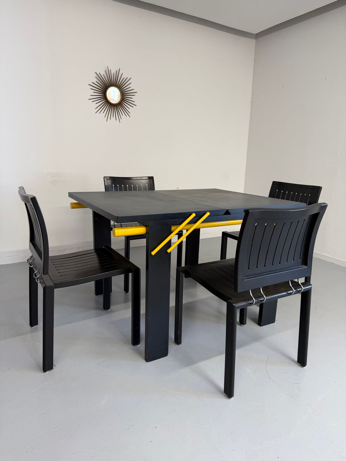 Table à manger extensible postmoderne design italien Lorenzo et Stefani, 1980