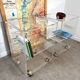 Paire de tables de chevet en plexiglas transparent