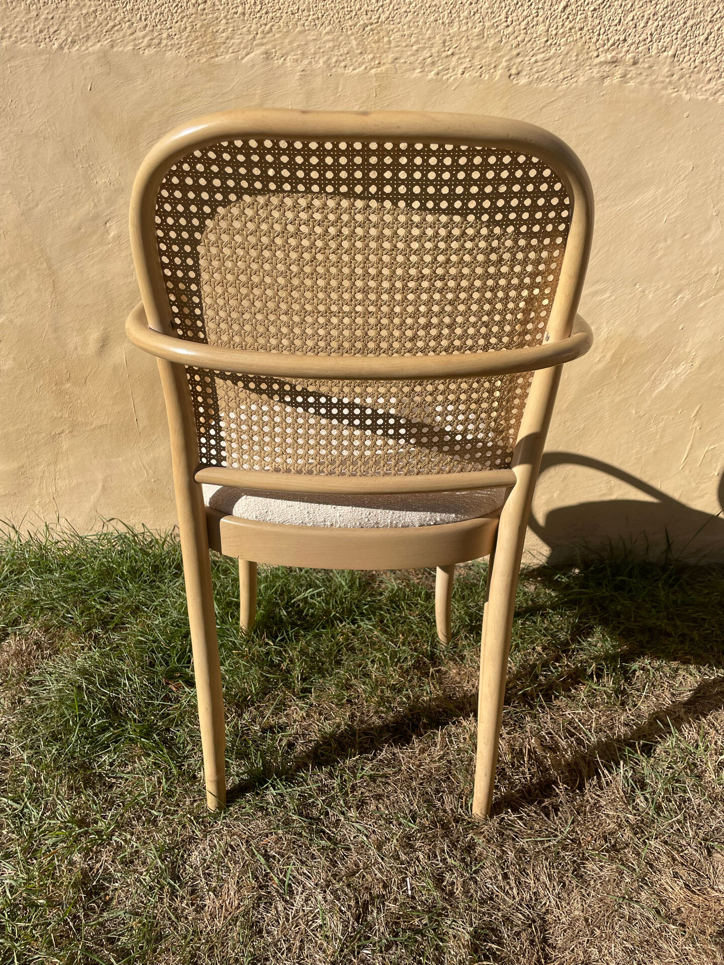 4 curved wooden dining chairs