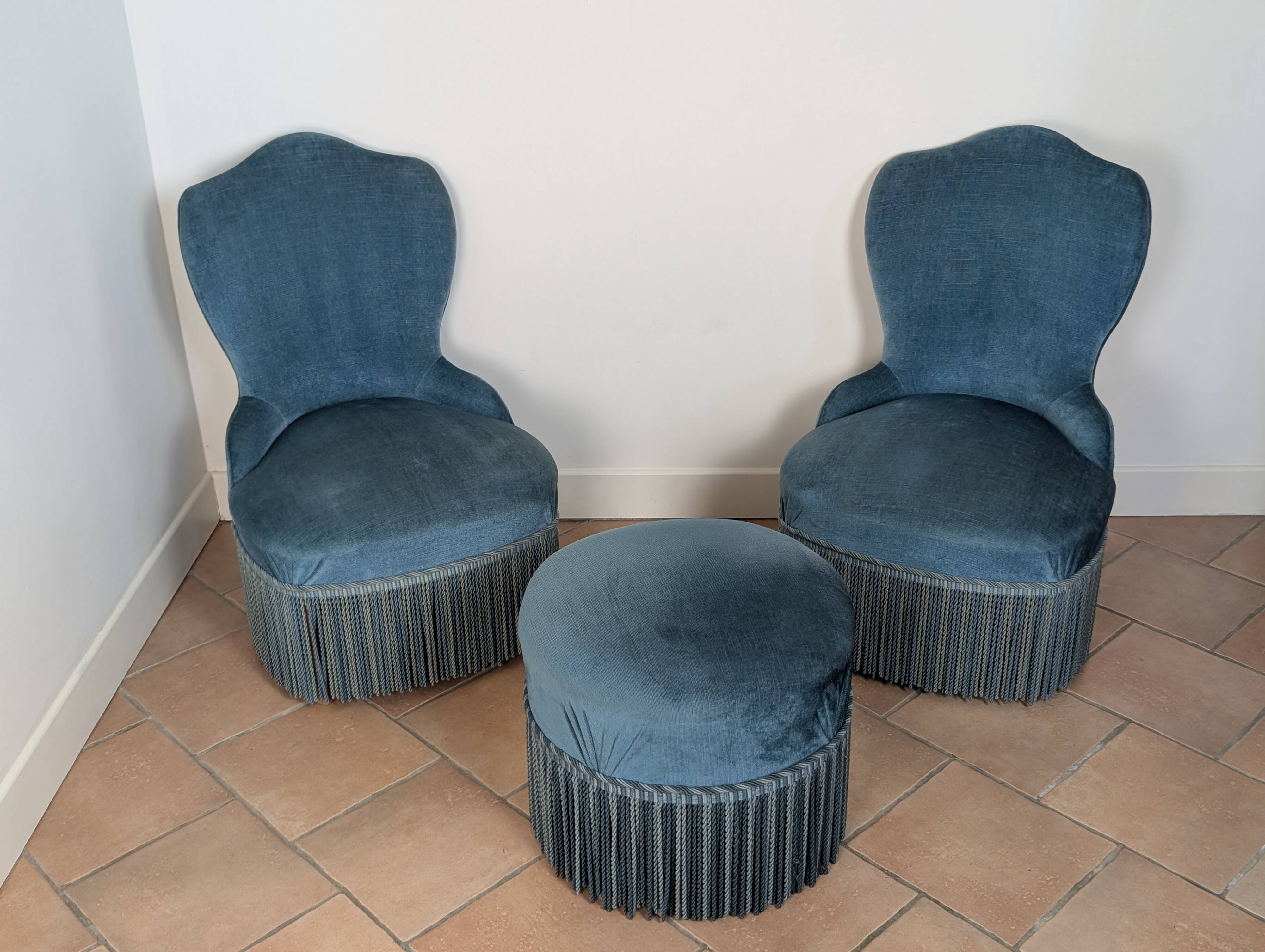 Frog chairs and pouffe