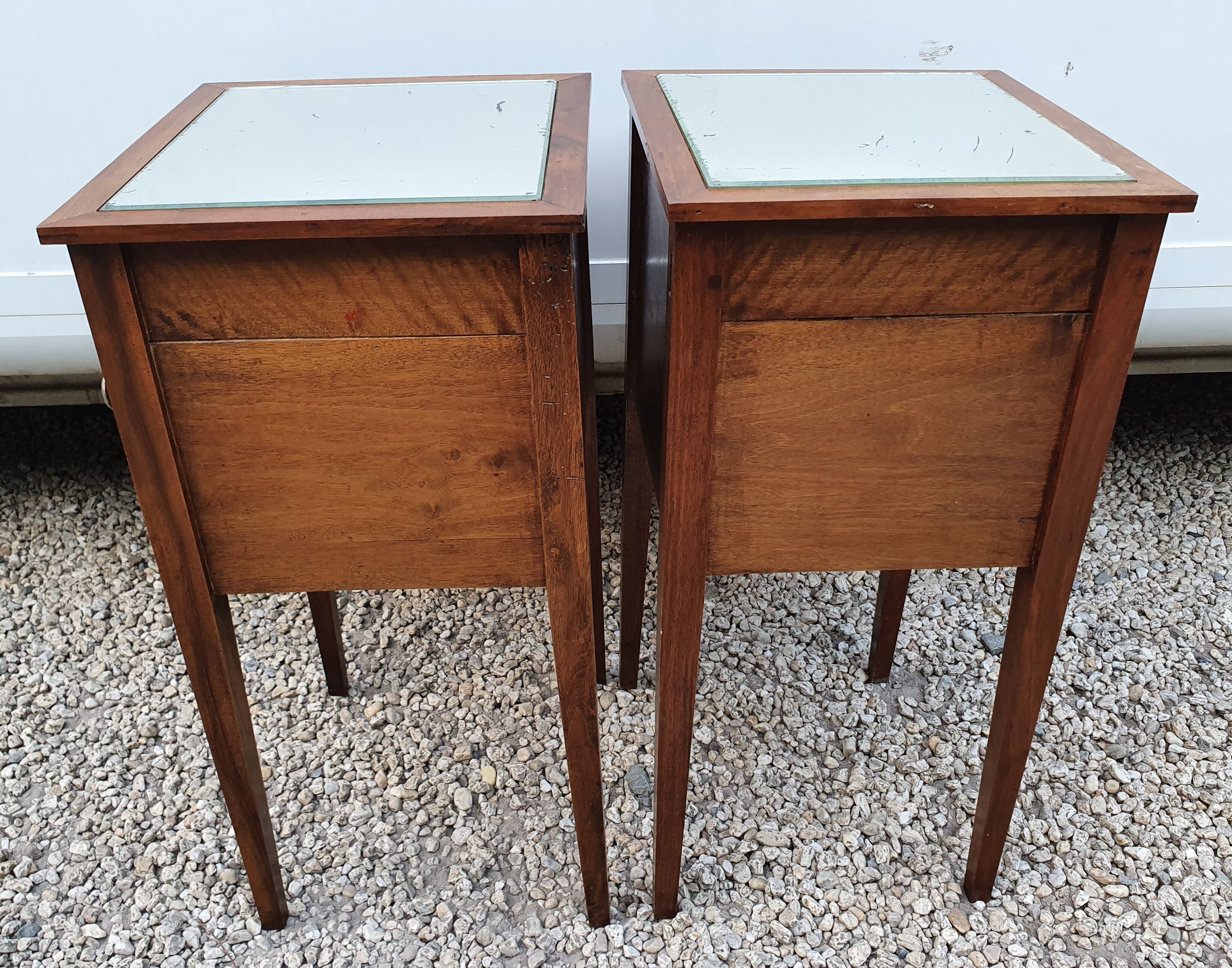 2 bedside tables mirror tray