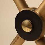 Table d’appoint en laiton et verre dans le style de Jacques Adnet