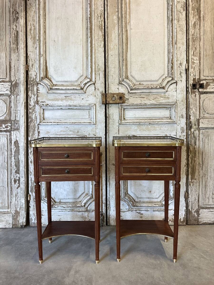 Paire de chevets Louis XVI circa 1960